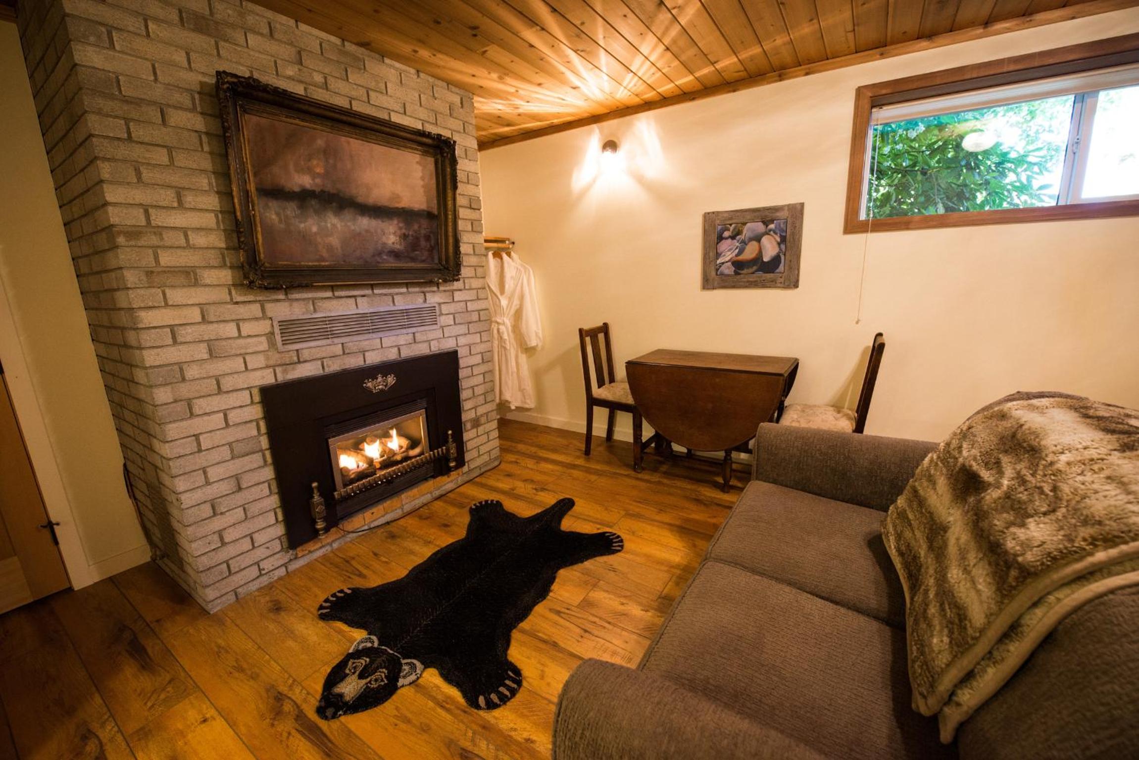 Skeena River House Bed & Breakfast