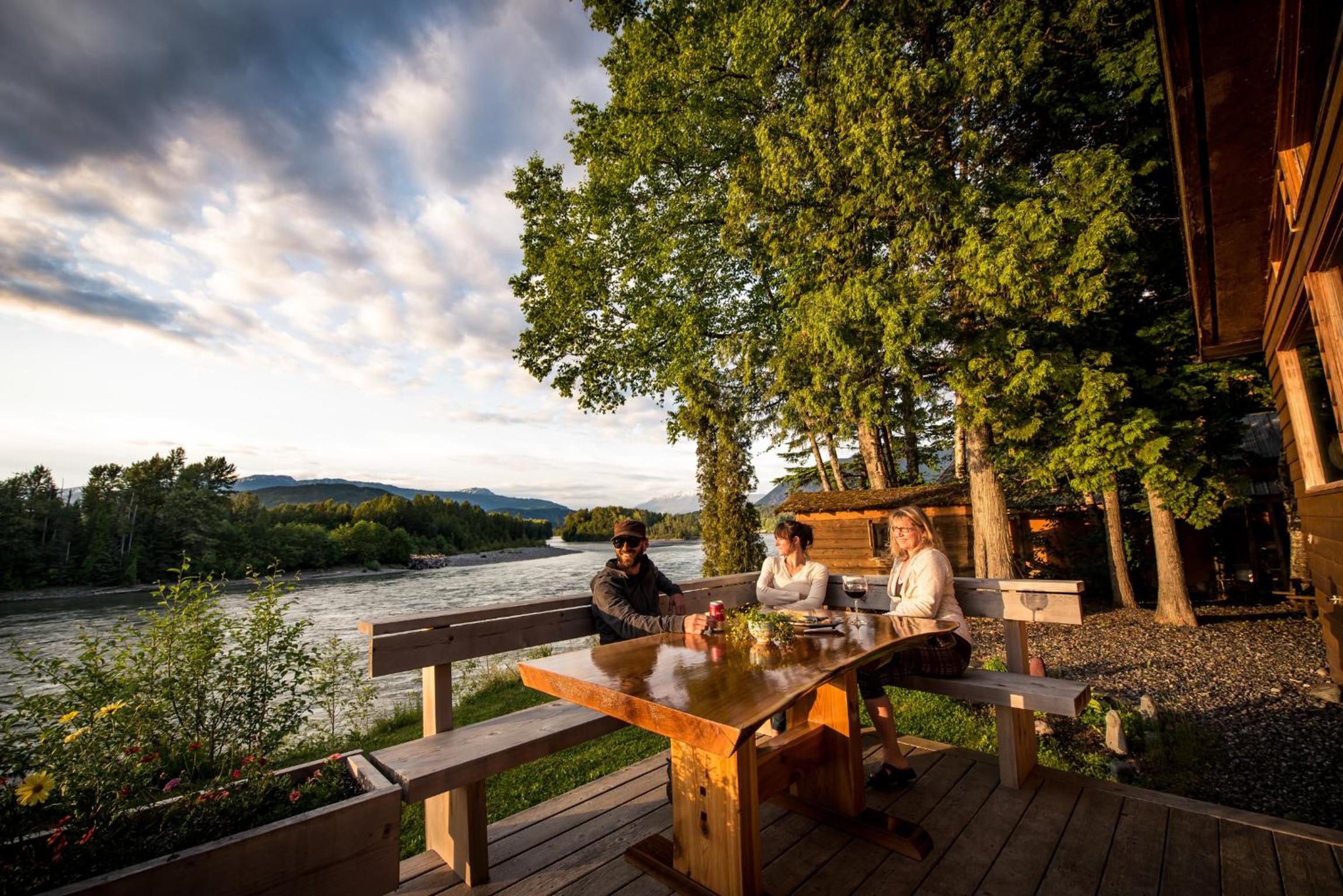 Skeena River House Bed & Breakfast