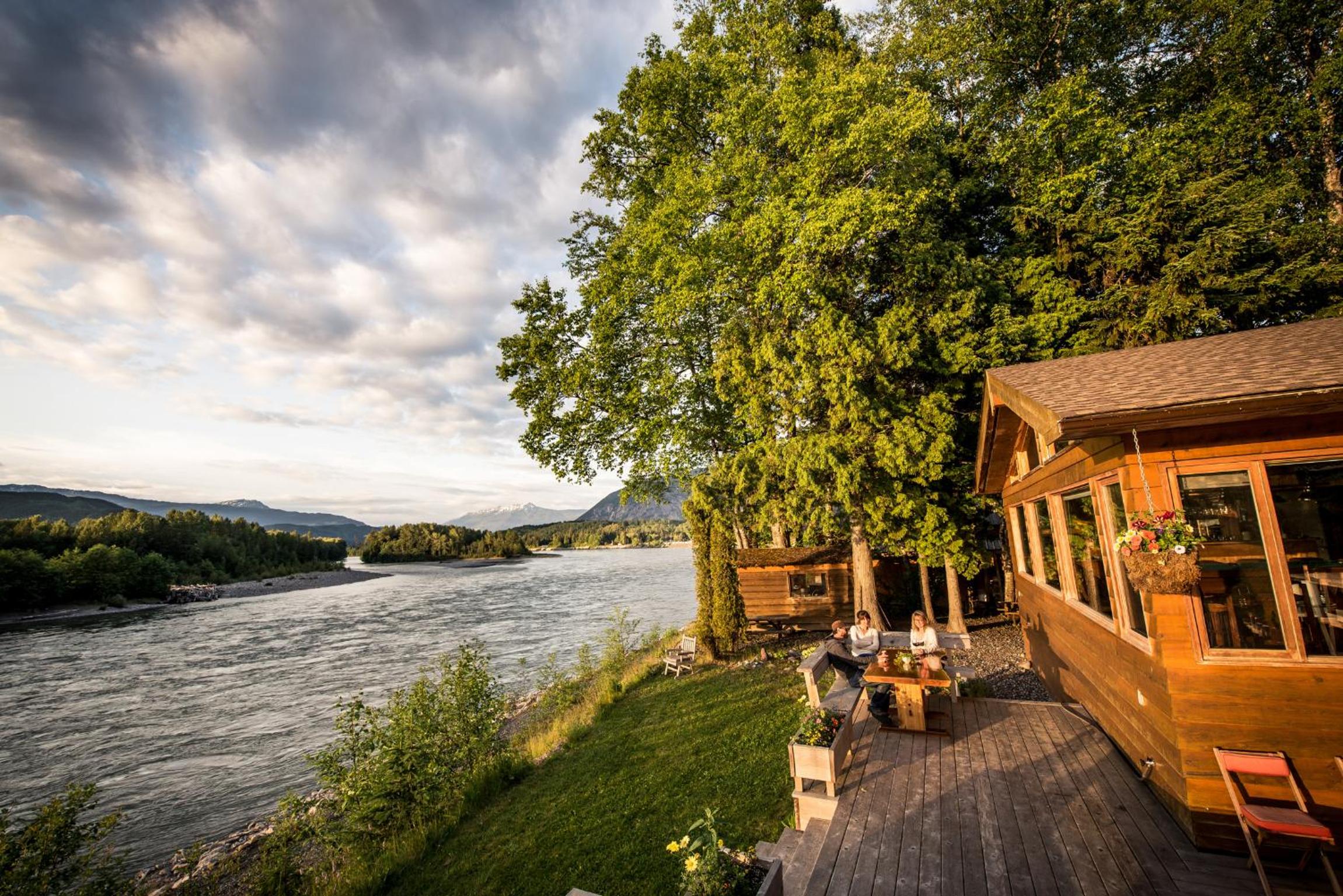 Skeena River House Bed & Breakfast