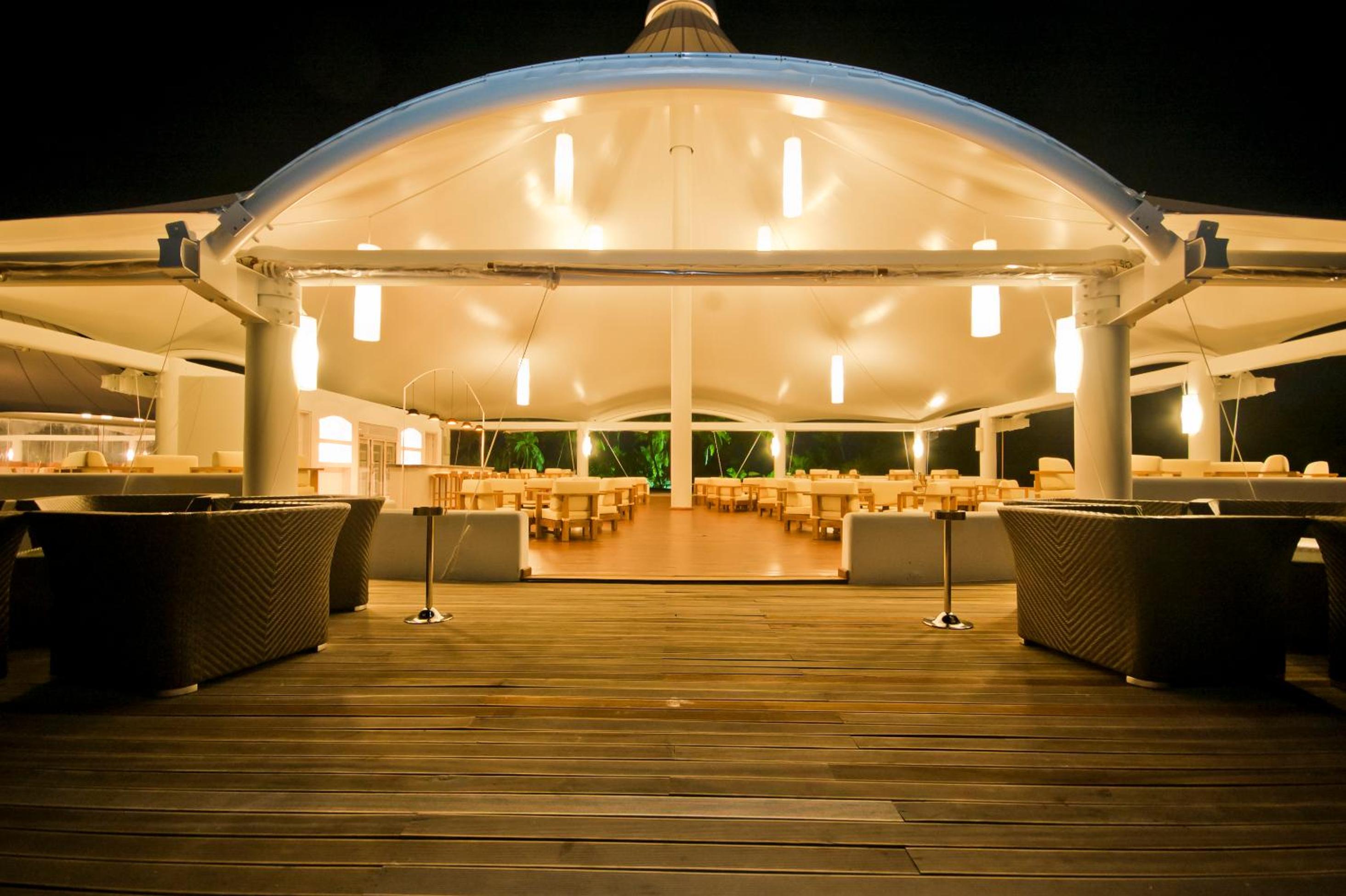 Safari Island Resort & Spa Maldives
