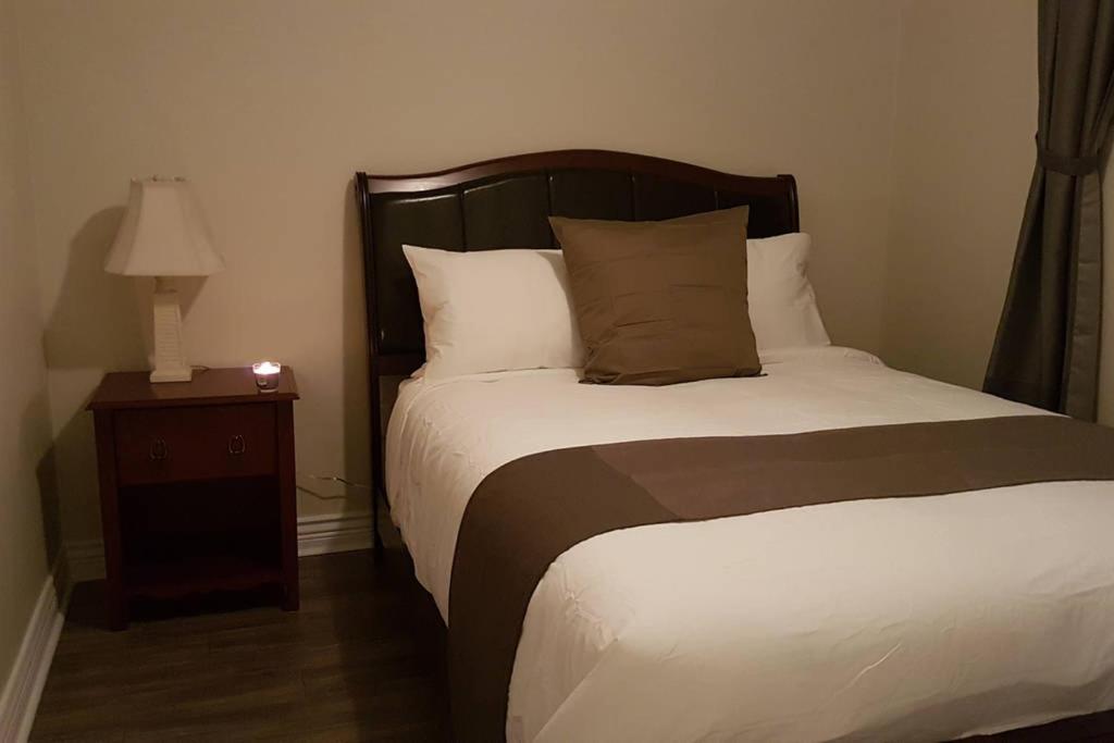 2-Bedroom Apartment Sweet #5 by Amazing Property Rentals view 2