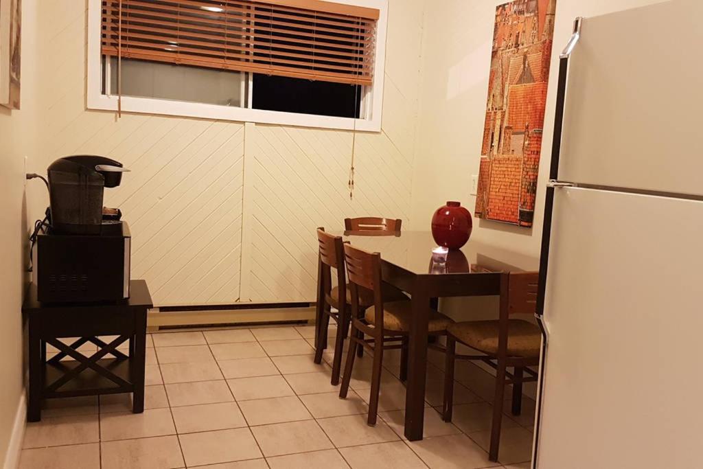 2-Bedroom Apartment Sweet #5 by Amazing Property Rentals view 5