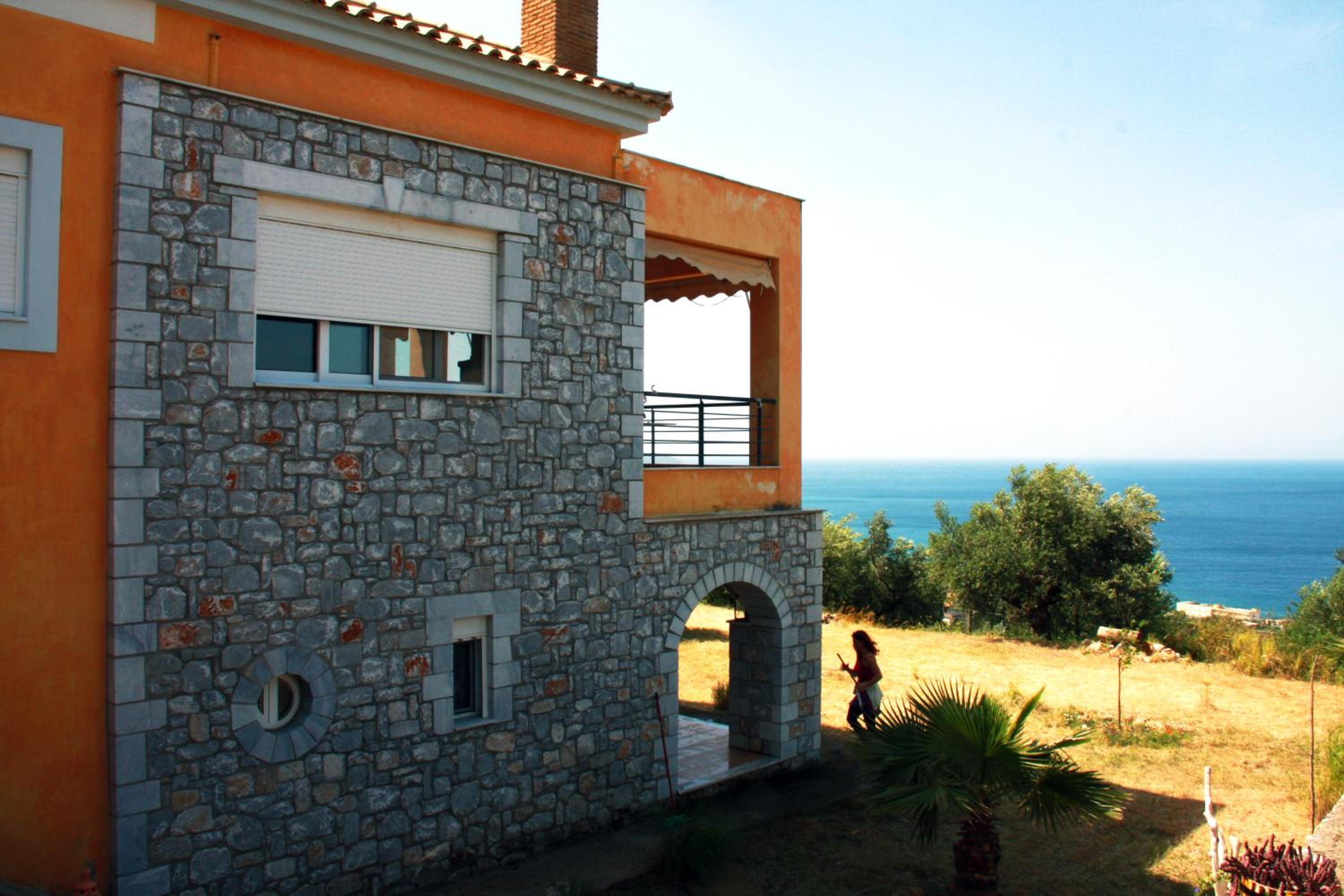 Sea and Mountain View view 3