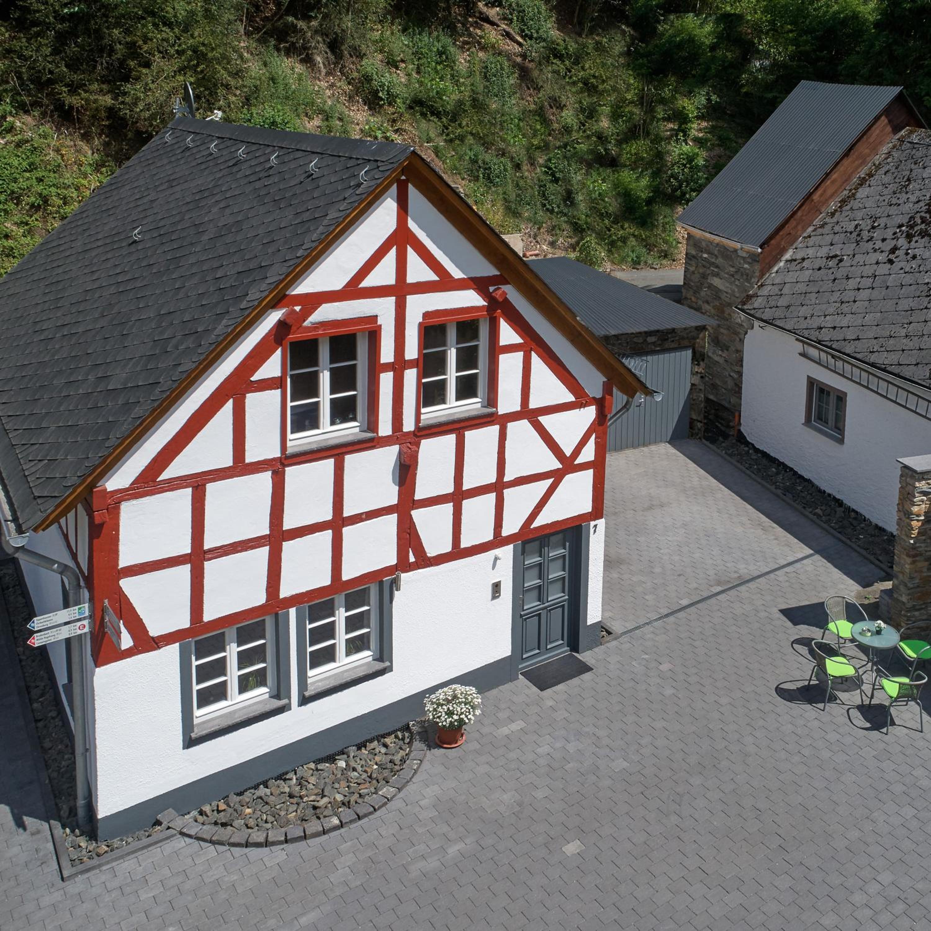 Rhein-Mosel-Ferienhaus view 3