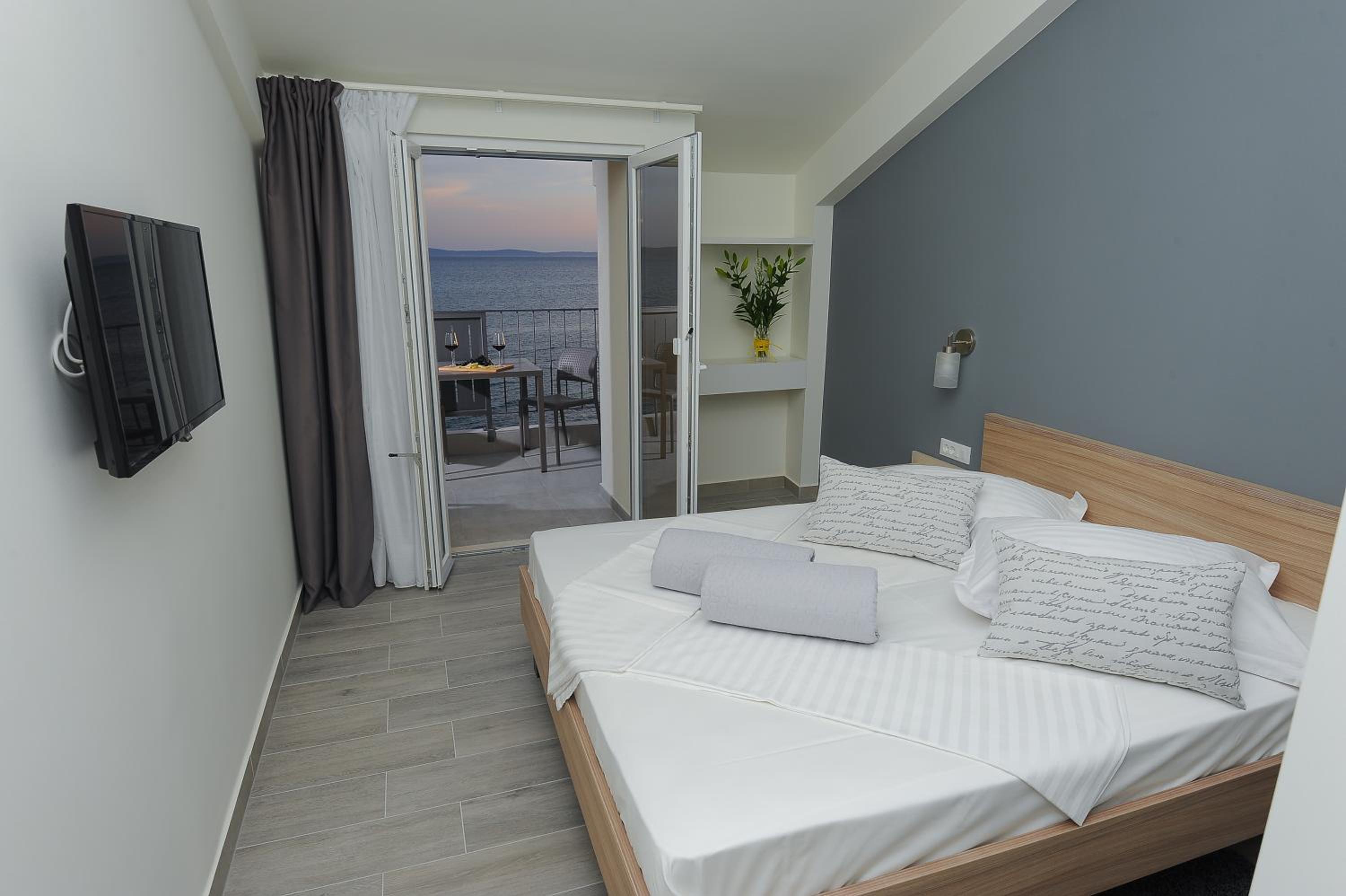 Seaside Luxury Suites