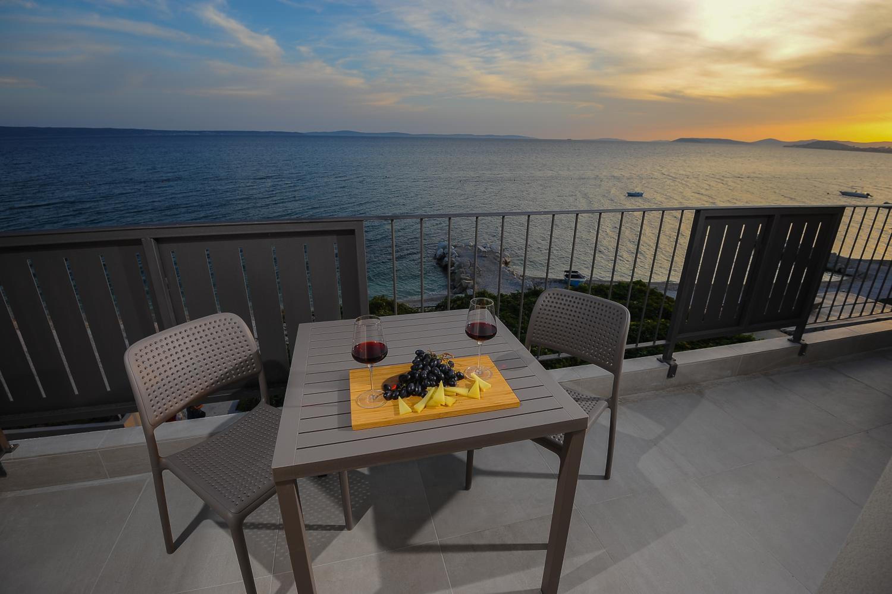 Seaside Luxury Suites
