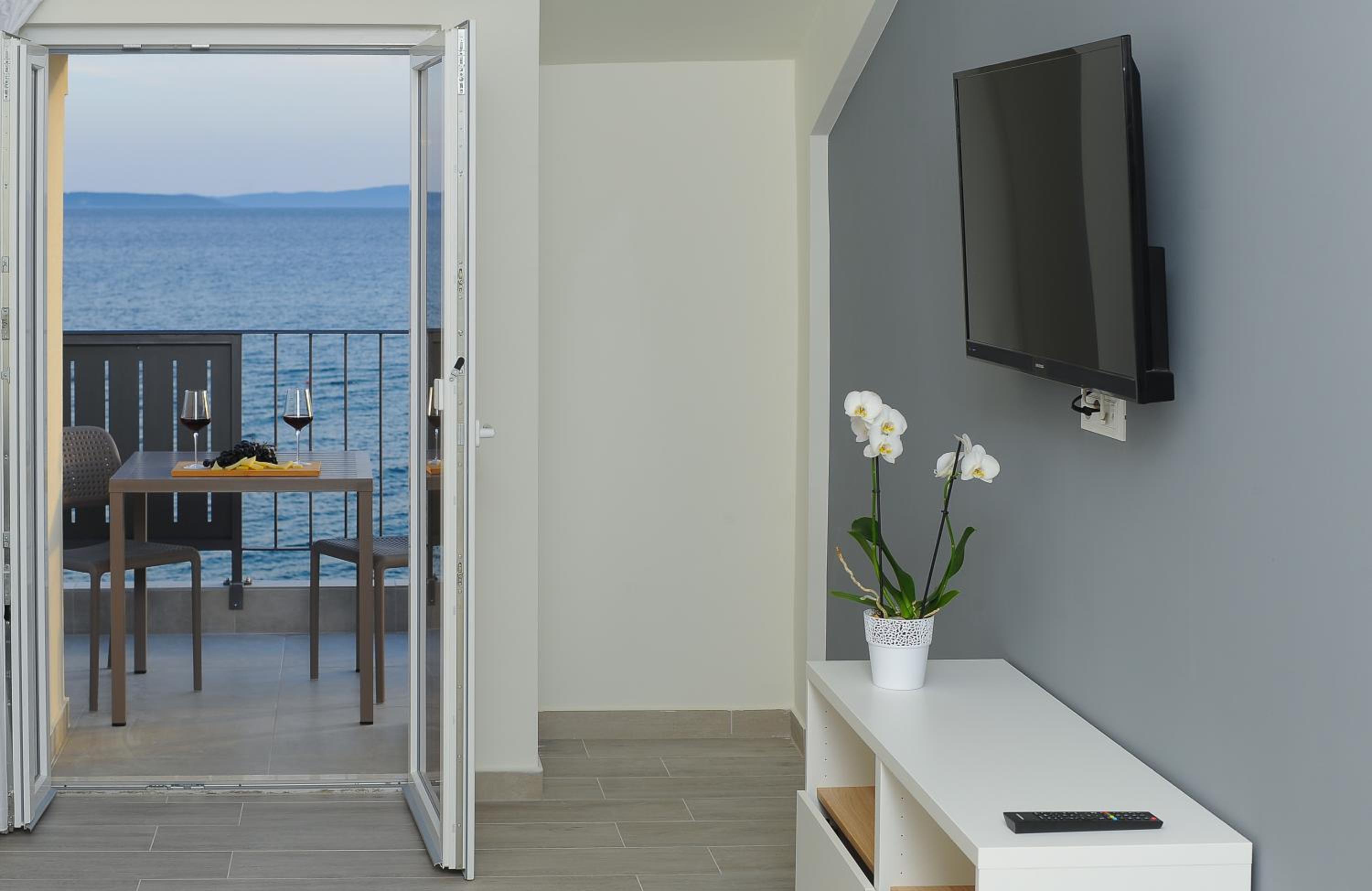 Seaside Luxury Suites