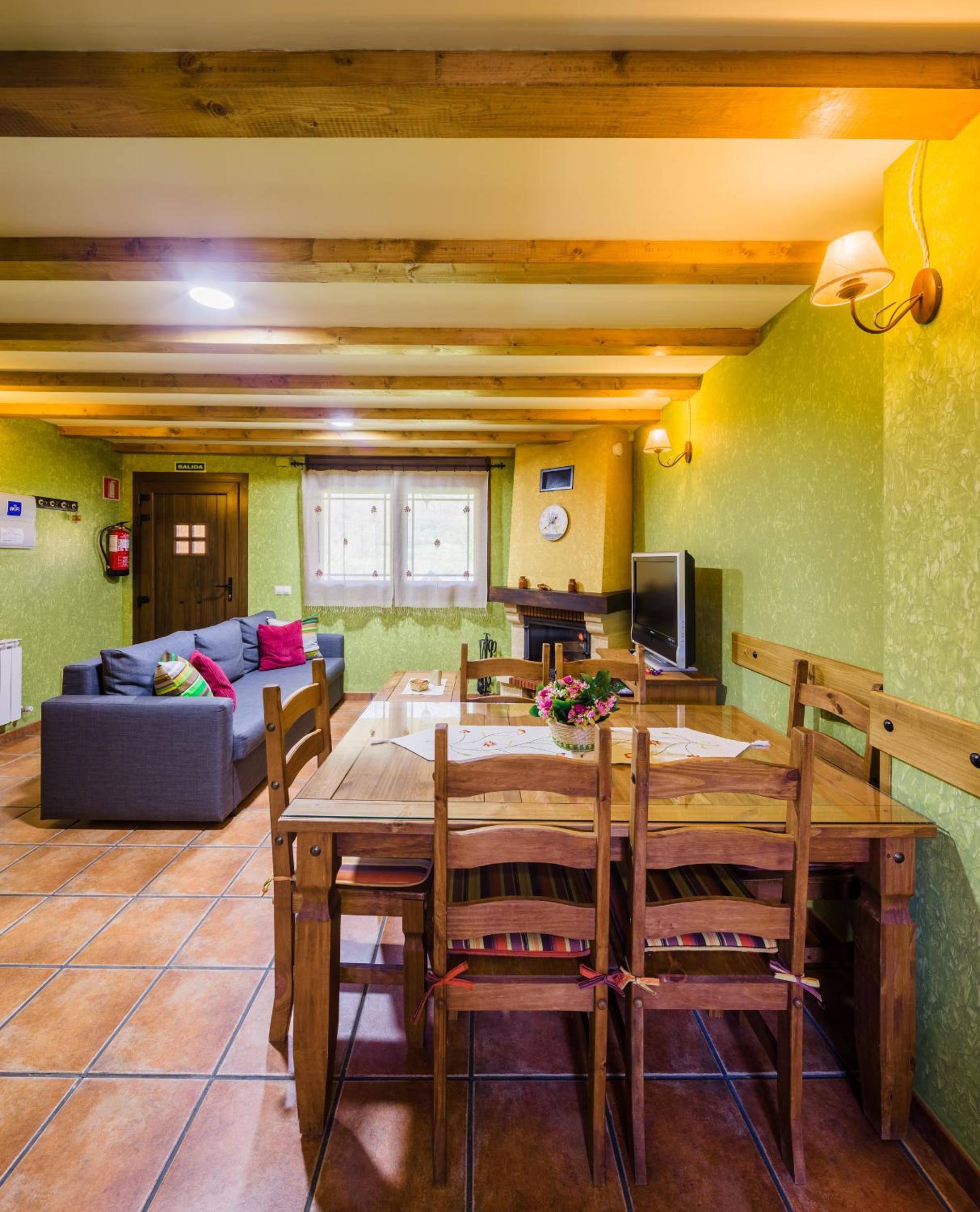Apartamentos Rurales L´Abiseu