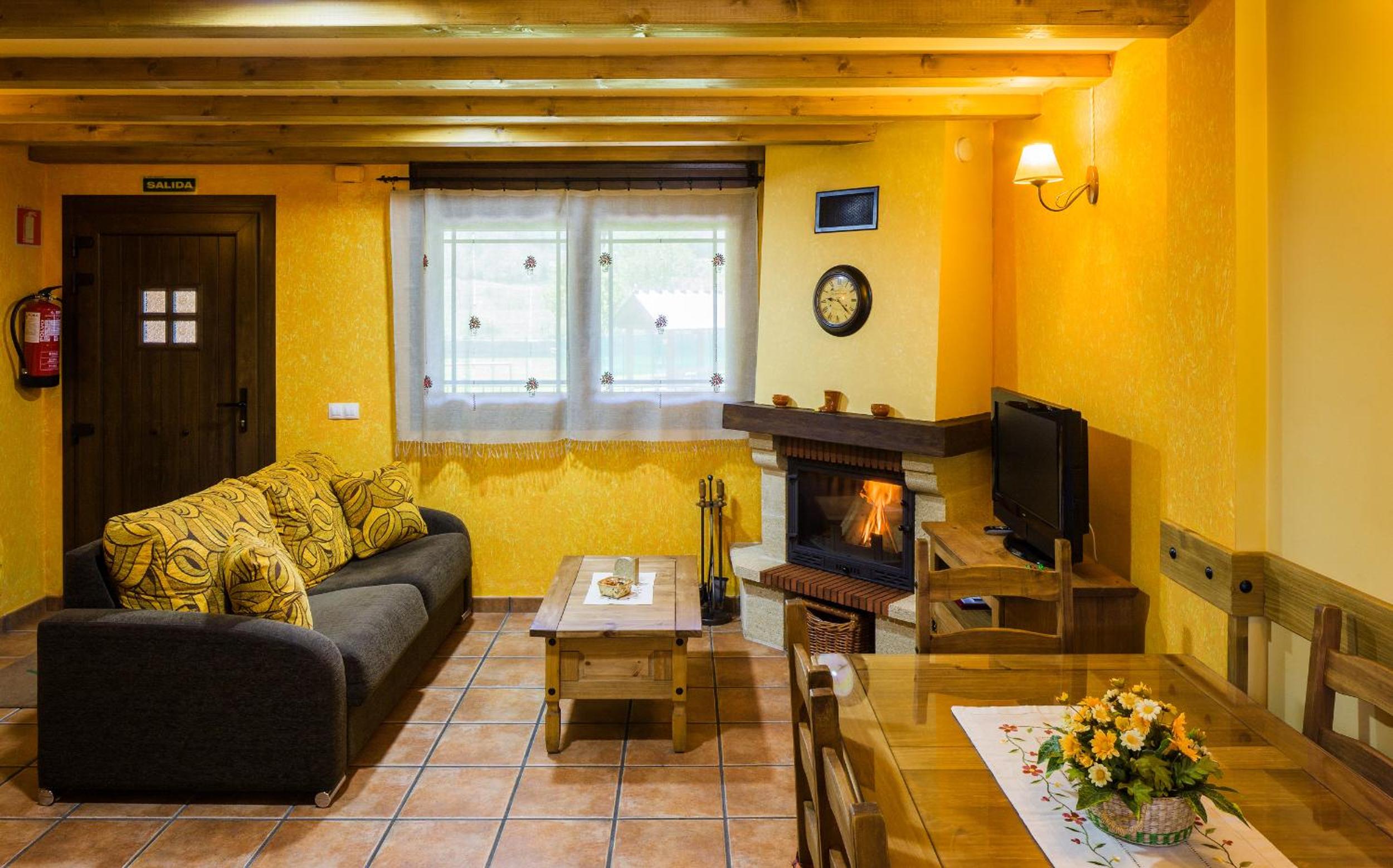 Apartamentos Rurales L´Abiseu