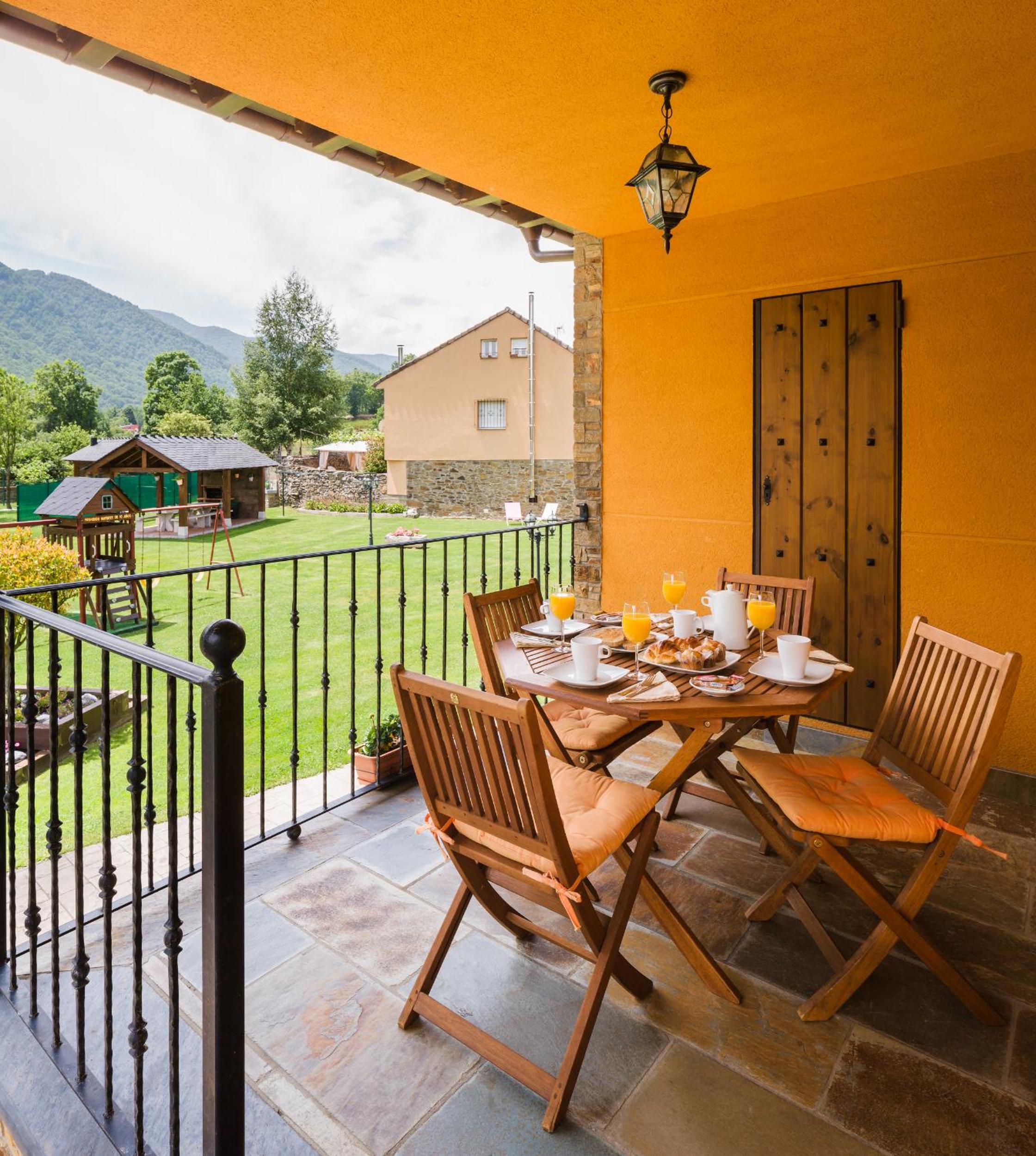 Apartamentos Rurales L´Abiseu