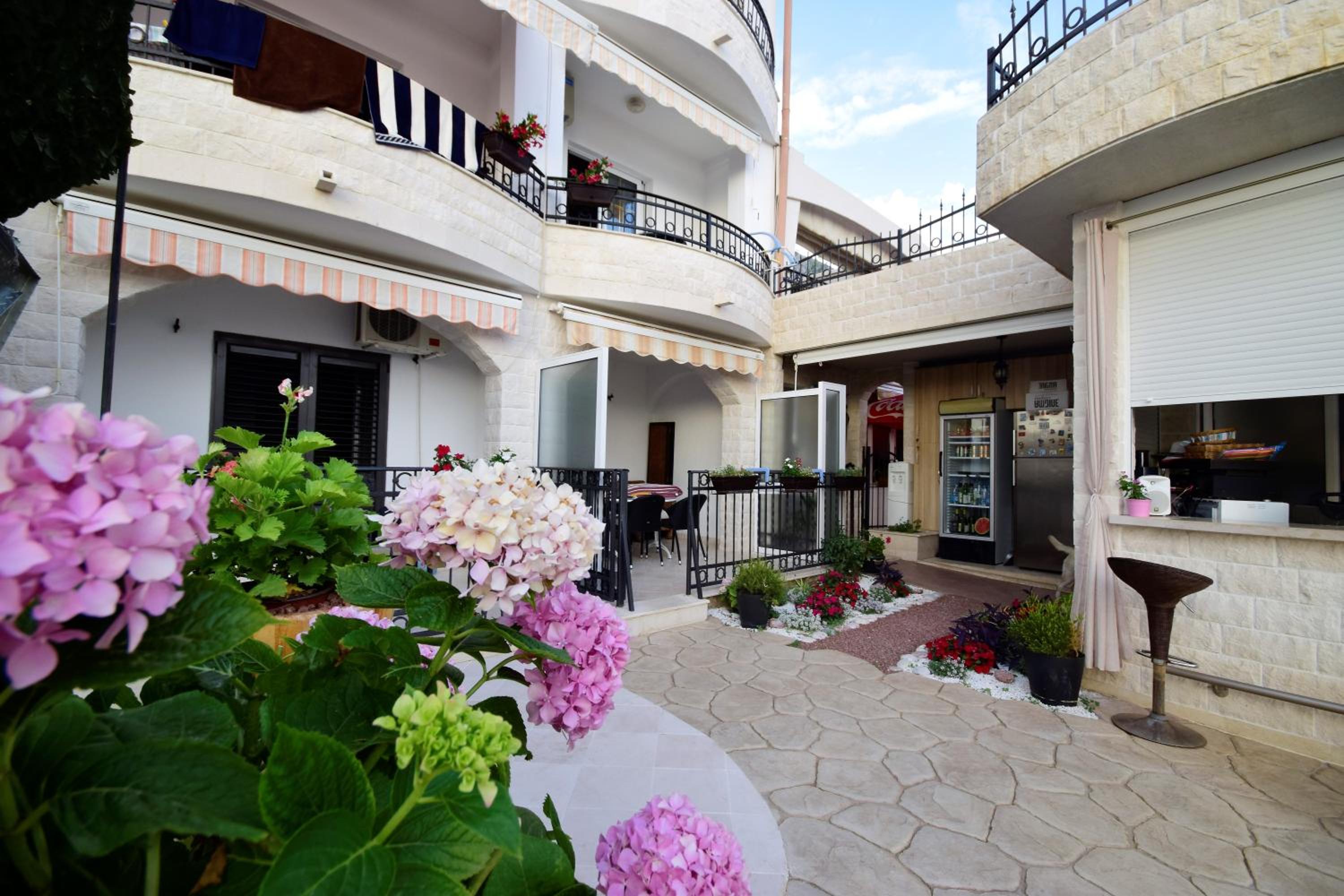 Monte Perla Residence