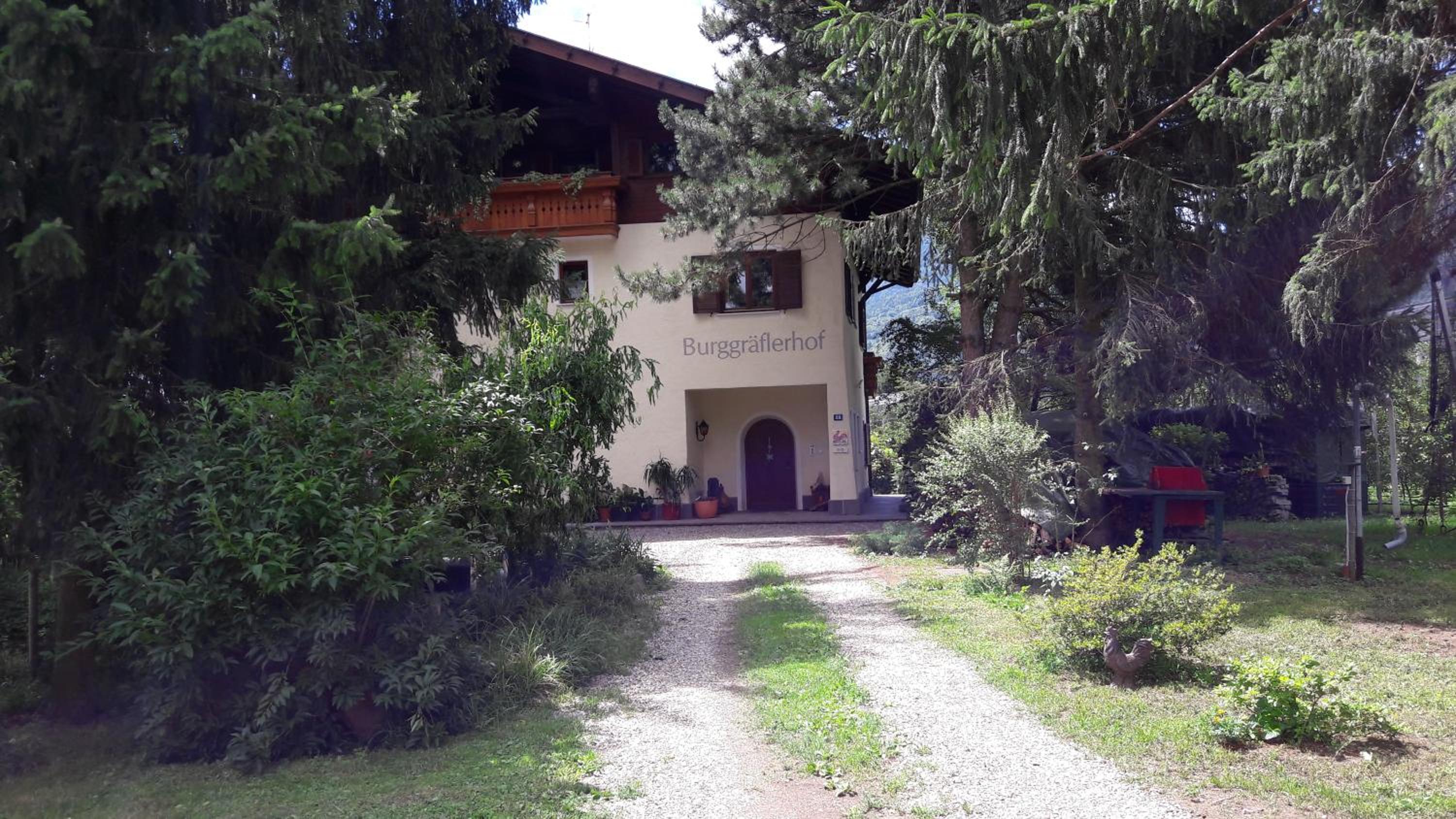 Burggräflerhof view 3