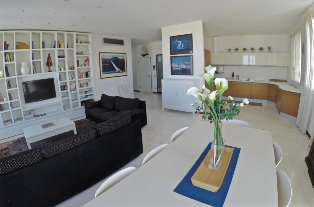 Attico Sul Mare view 5