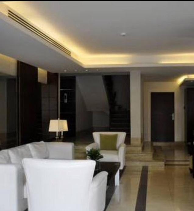 Granada Suites Hotel