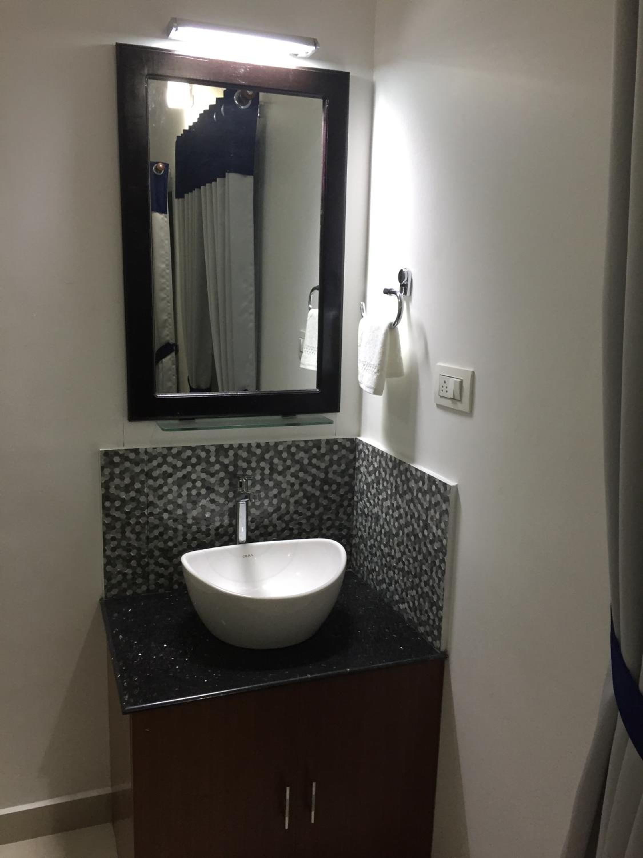 Rajivs Residence - Fully Furnished Apartments