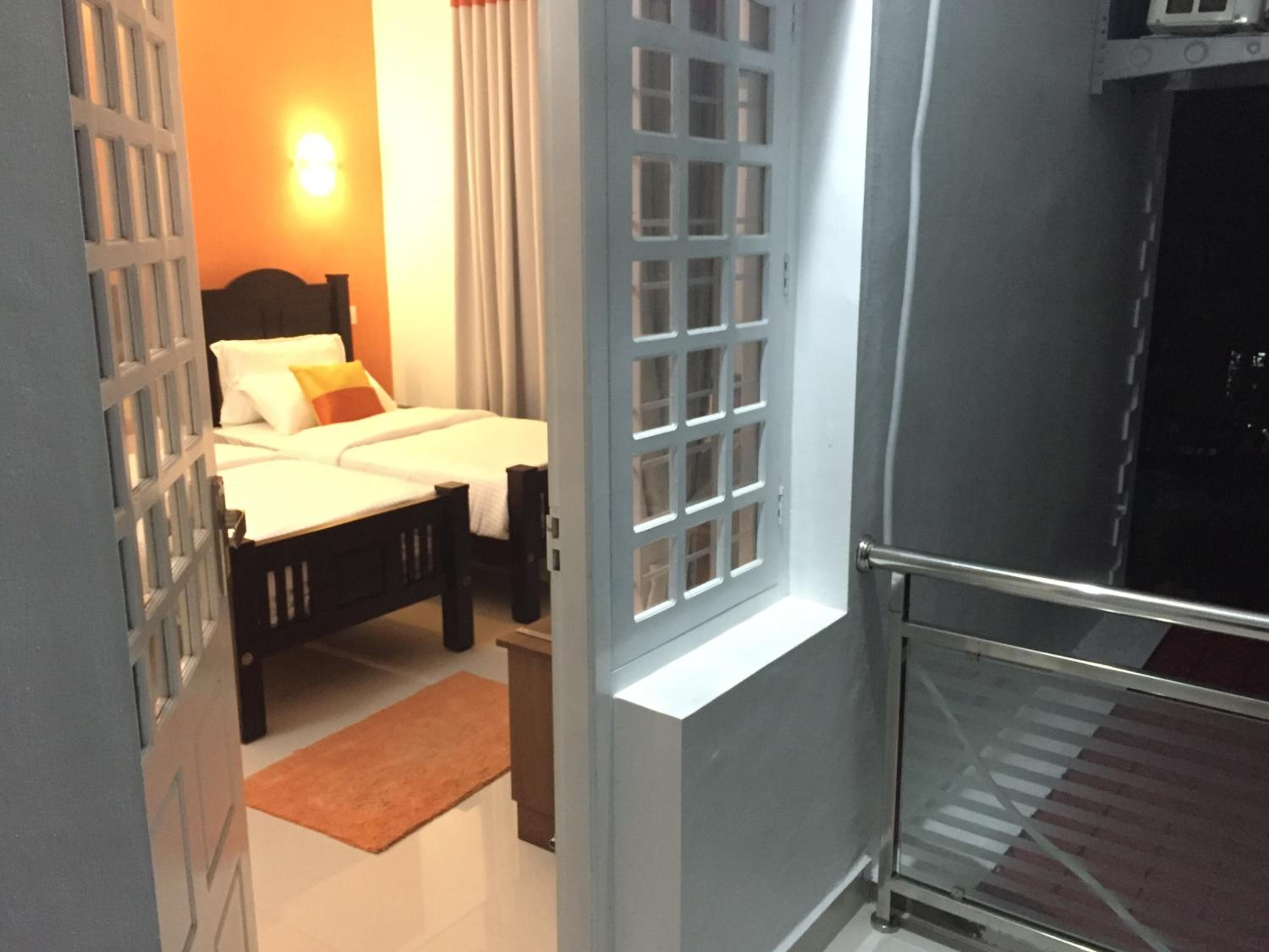 Rajivs Residence - Fully Furnished Apartments
