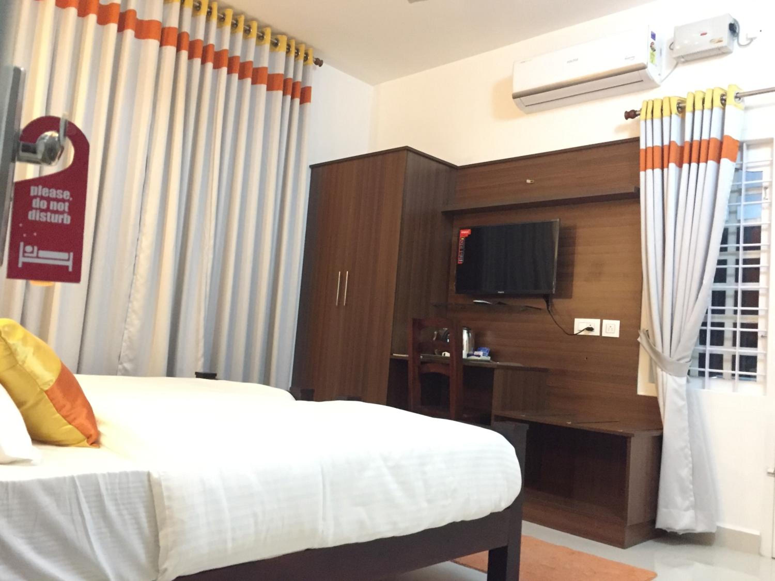 Rajivs Residence - Fully Furnished Apartments