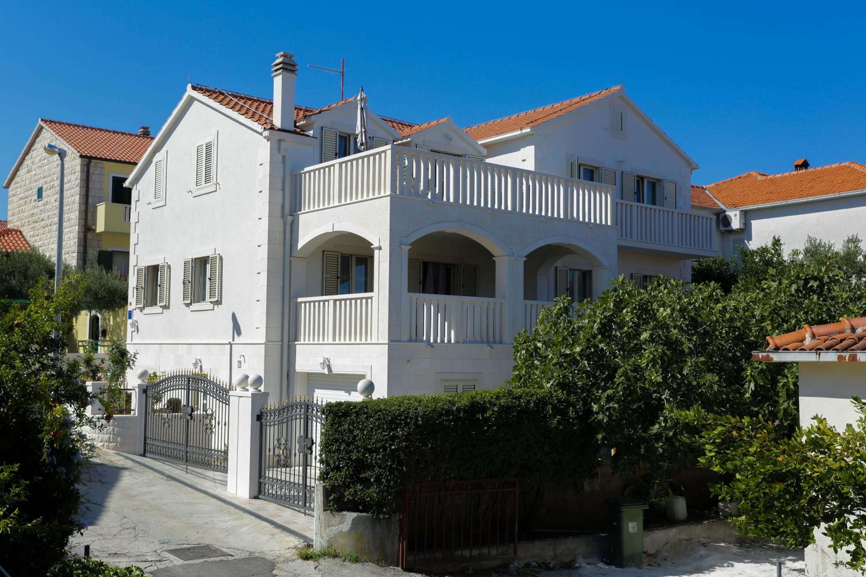 Hotel Apartments Marino