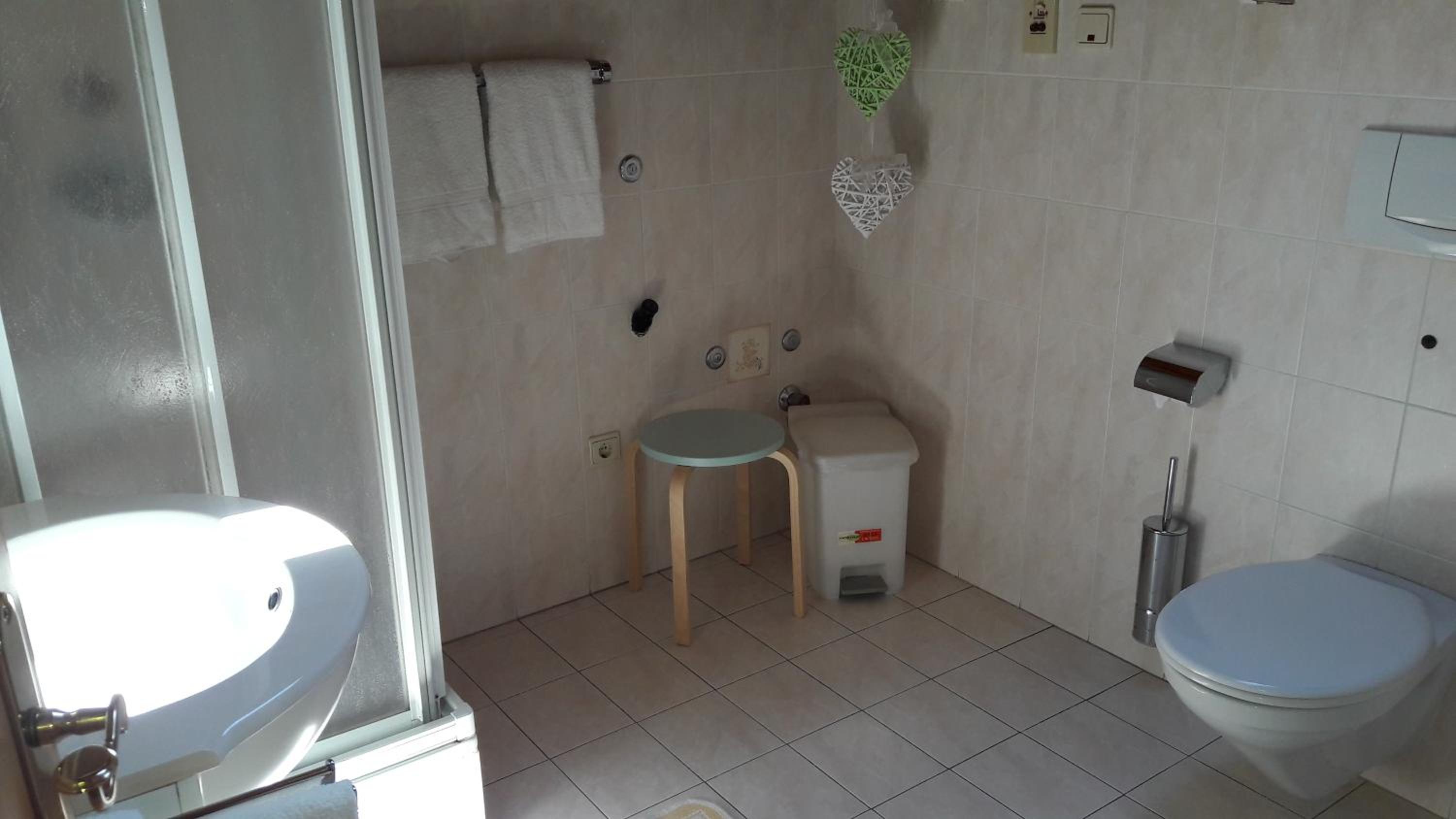 Photo 33