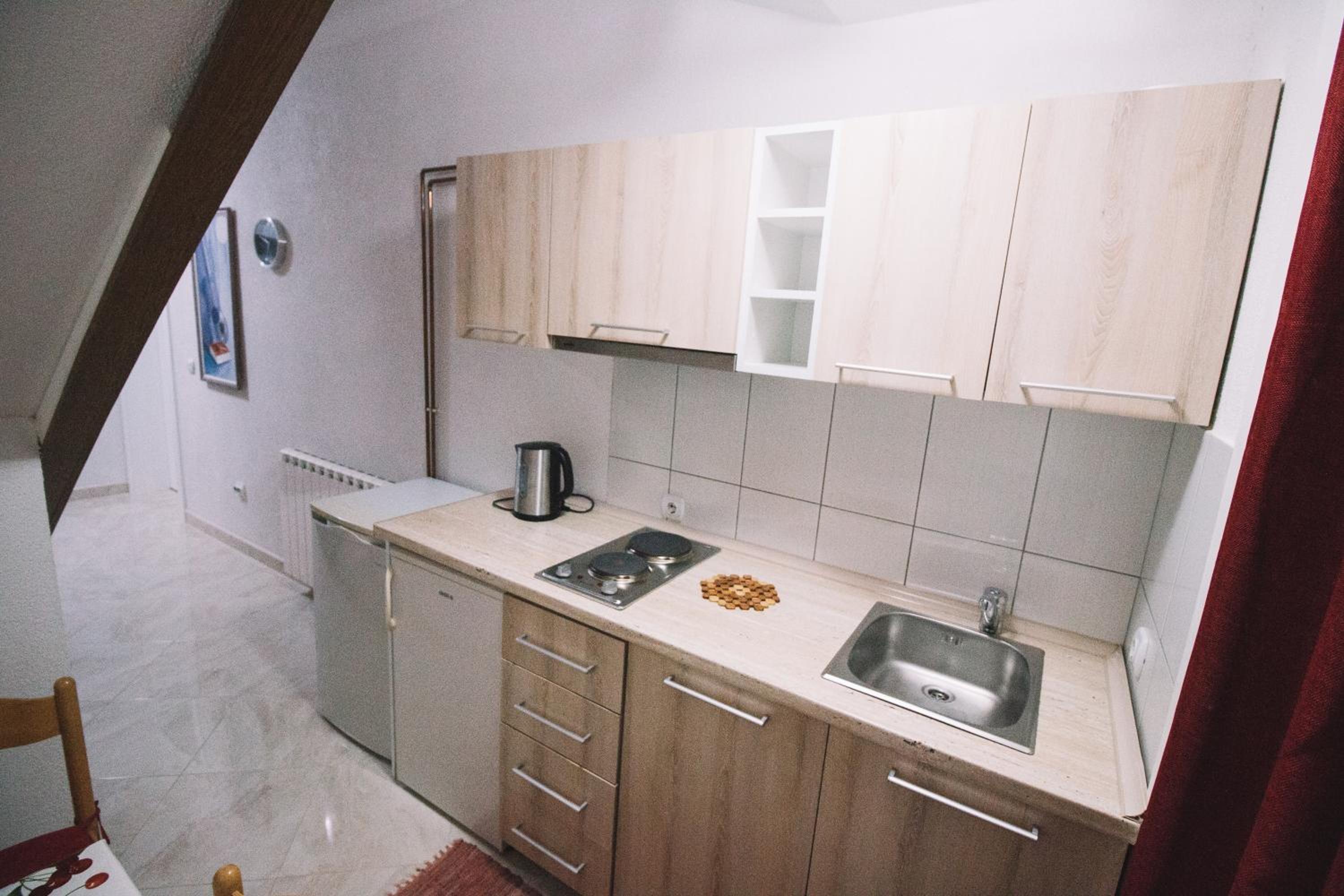Apartments Hollaj
