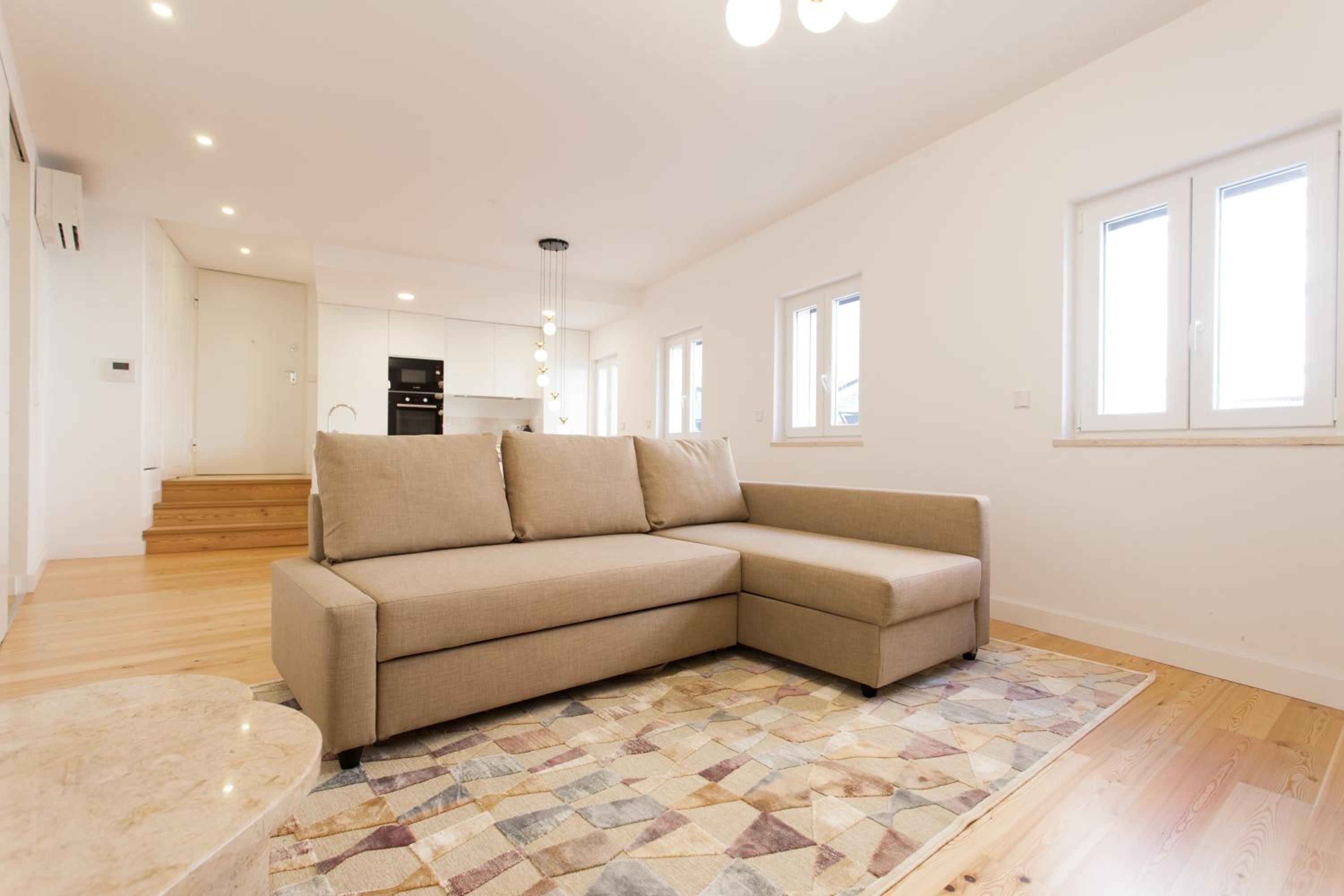Mouraria Blue Three-Bedroom Apartment w/ Parking - by LU Holidays