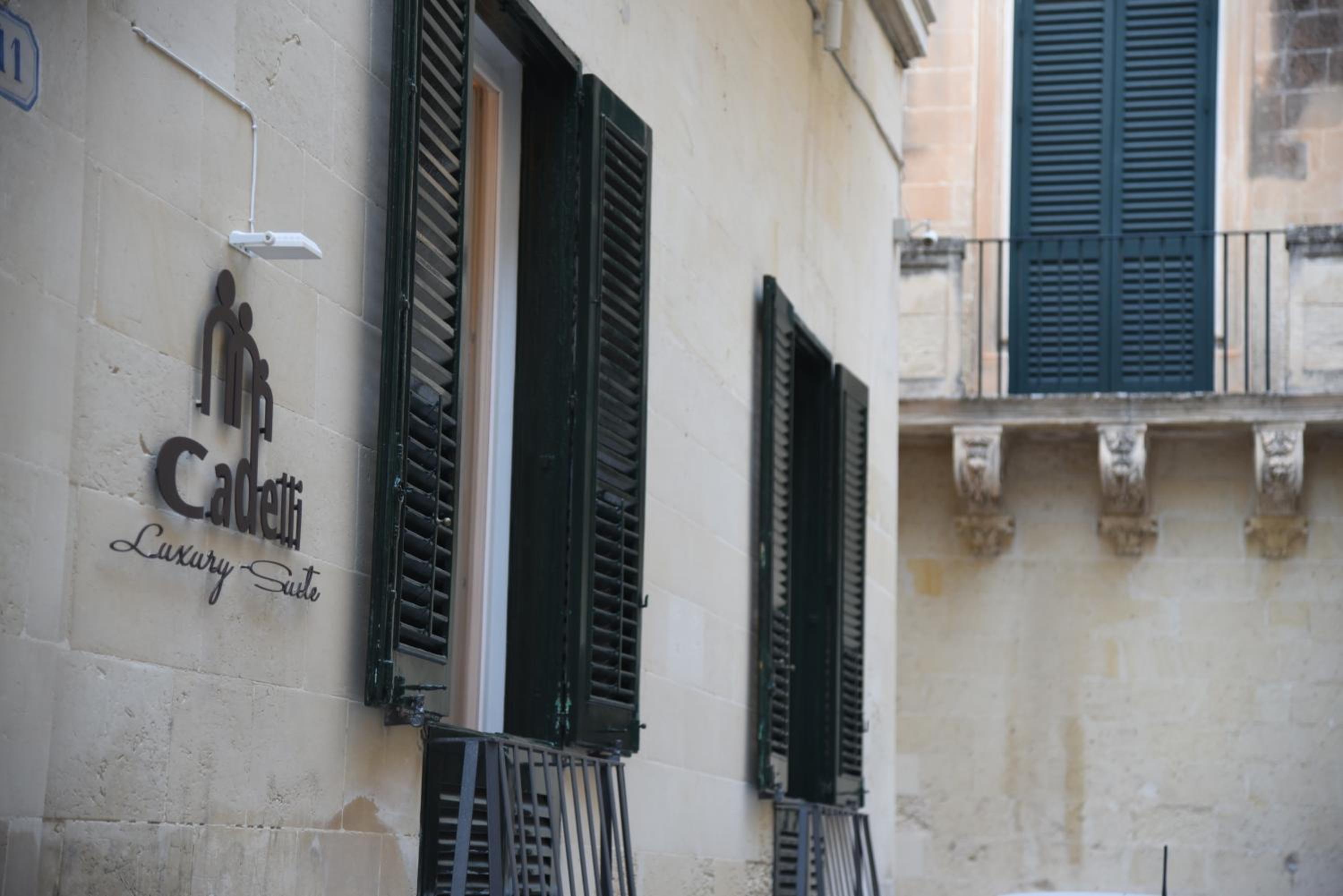 Cadelli Luxury Suite & Apartments