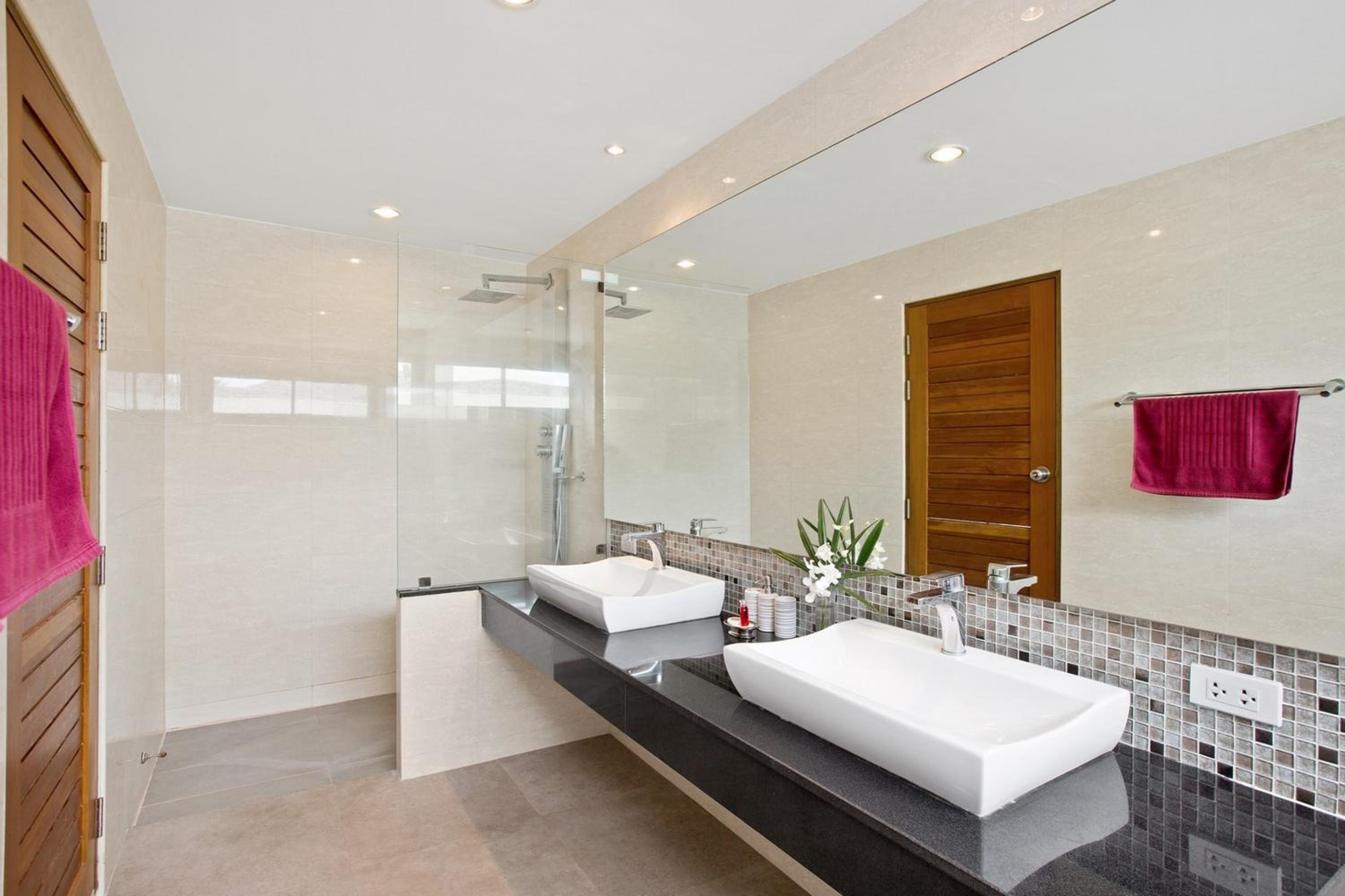 Tranquil Residence 3 - 2 Bedroom Apartment view 4