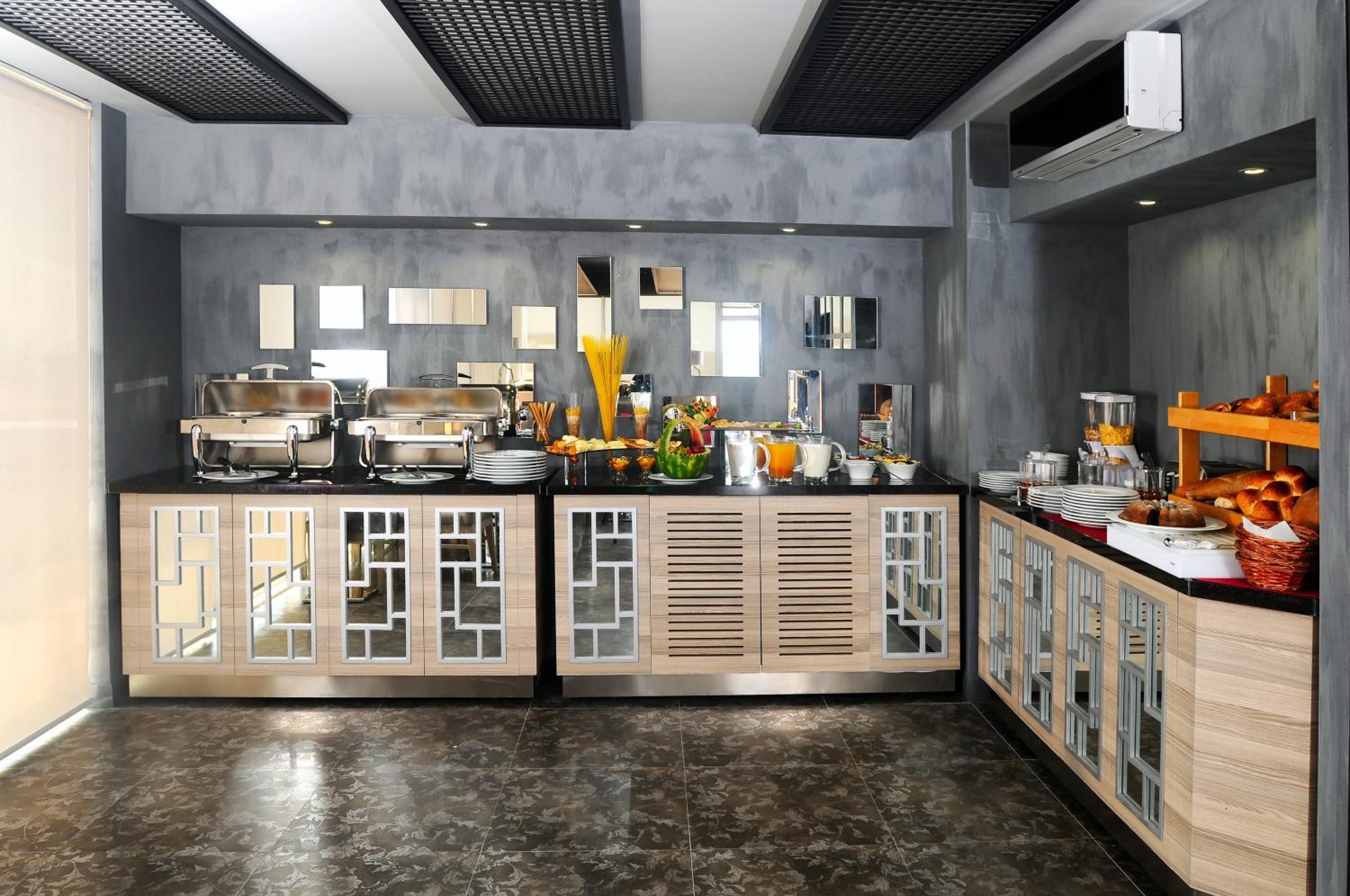 Akoni Hotel - Image 5