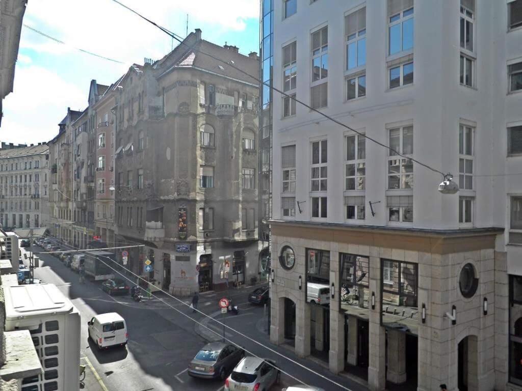 Gozsdu Entertainment District Apartment view 3