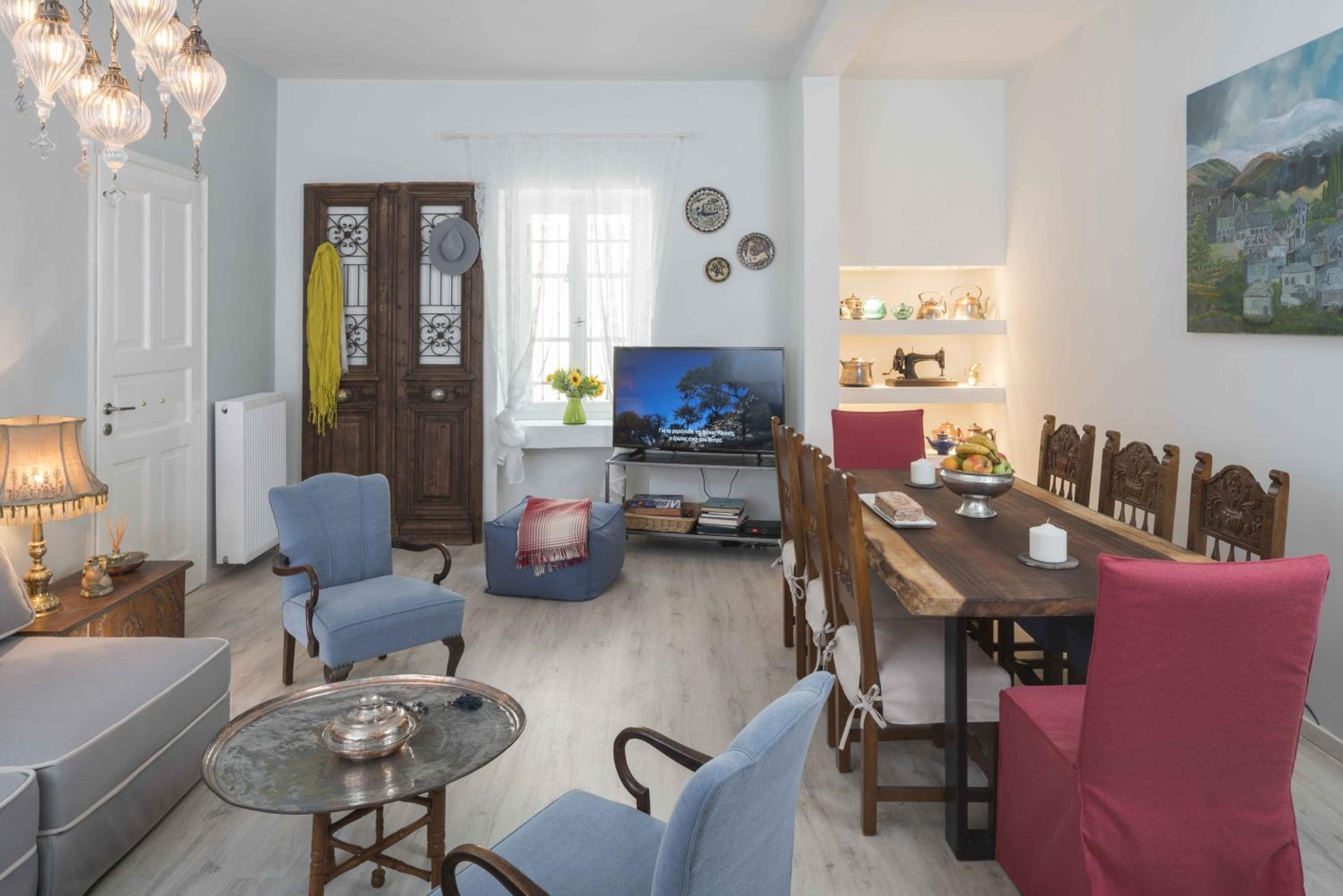 Athenian House in Plaka Villa by Athenian Homes