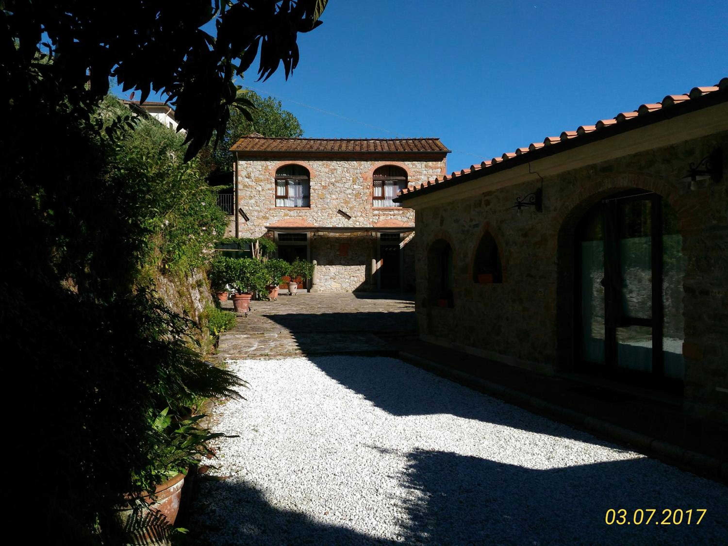 Photo 16