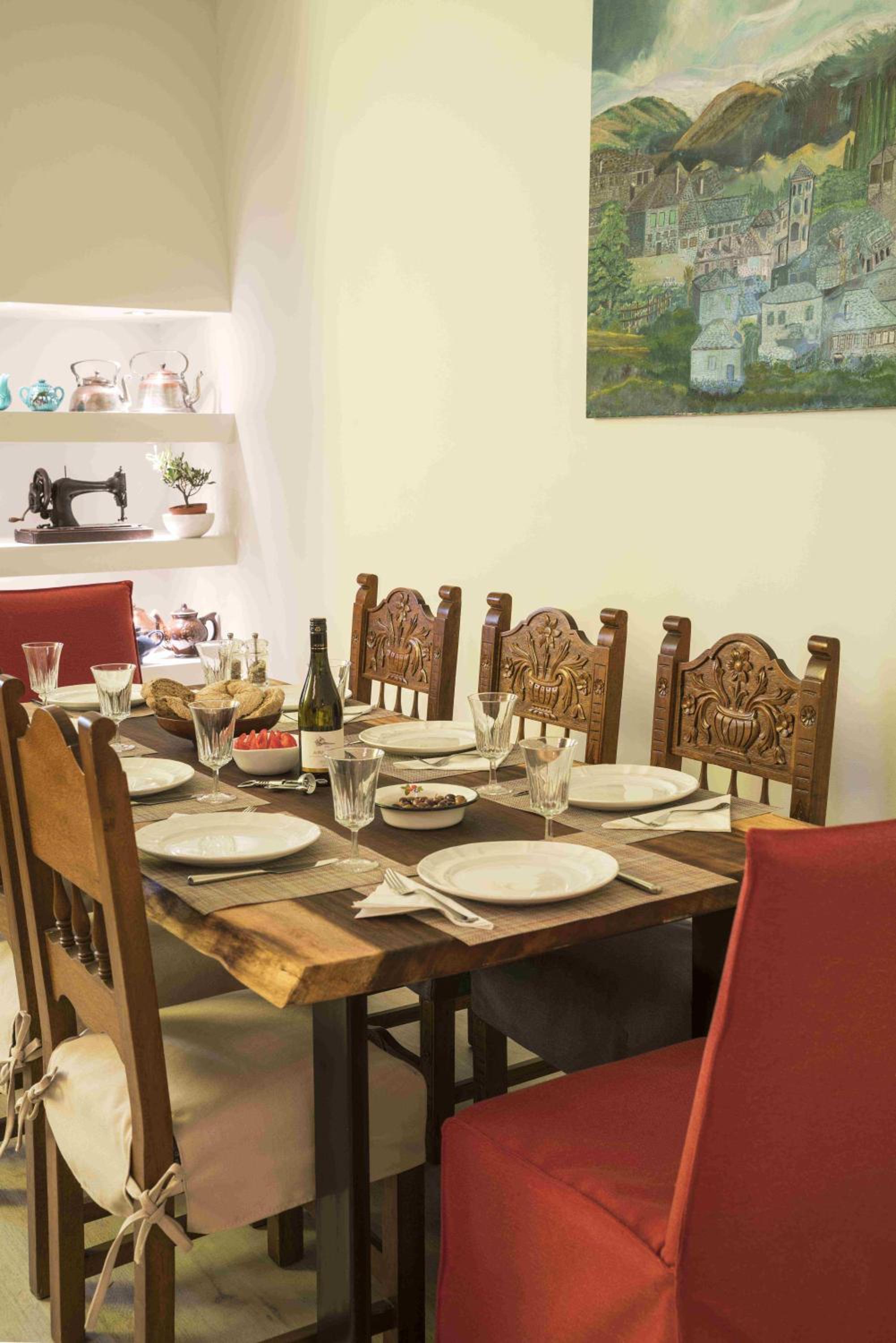Athenian House in Plaka Villa by Athenian Homes