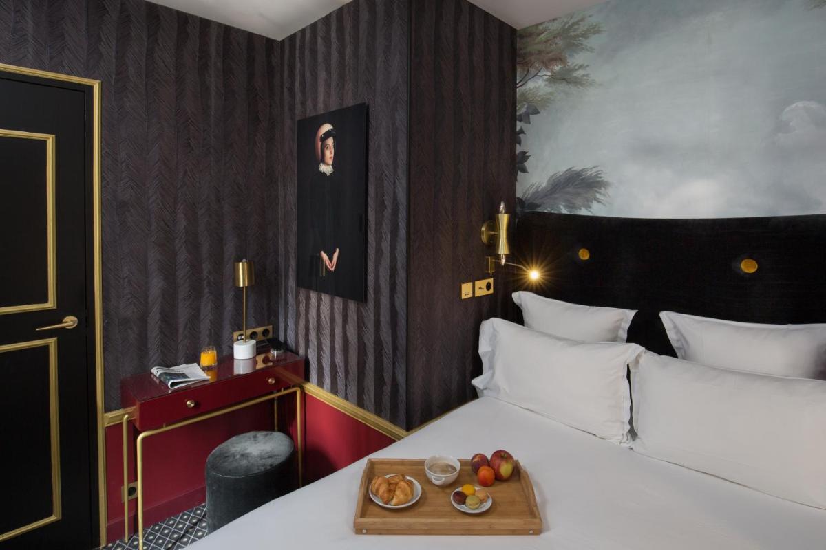 Snob Hotel 14