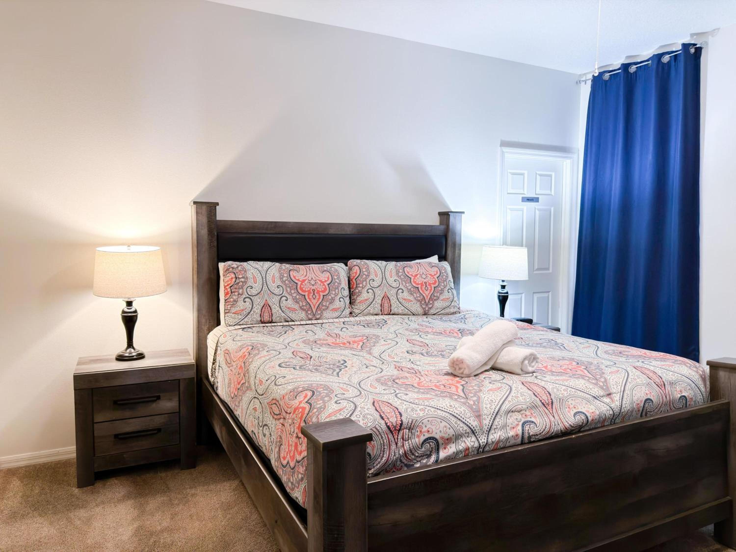 5 bedrooms pool and spa home with game room Calabay