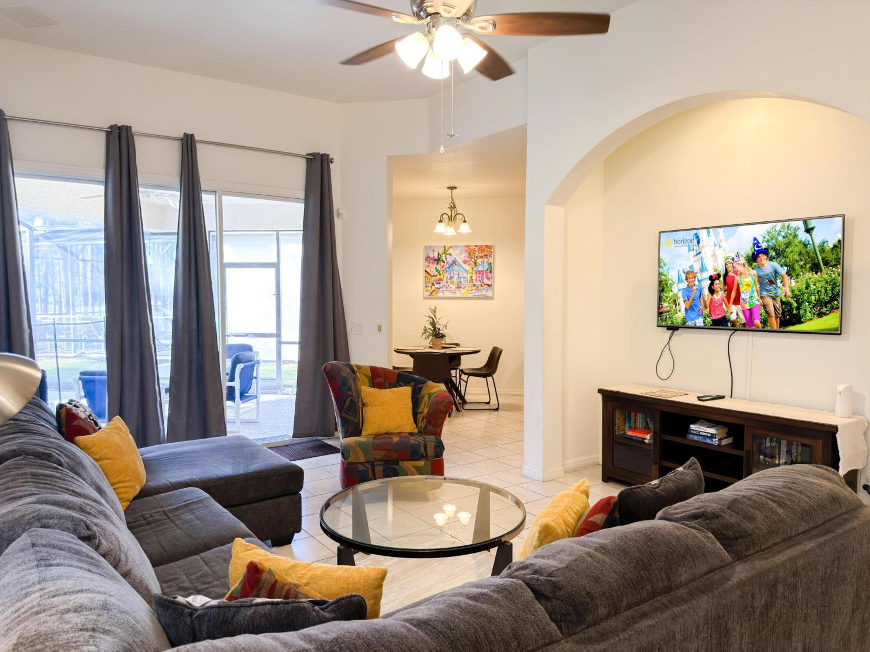 5 bedrooms pool and spa home with game room Calabay