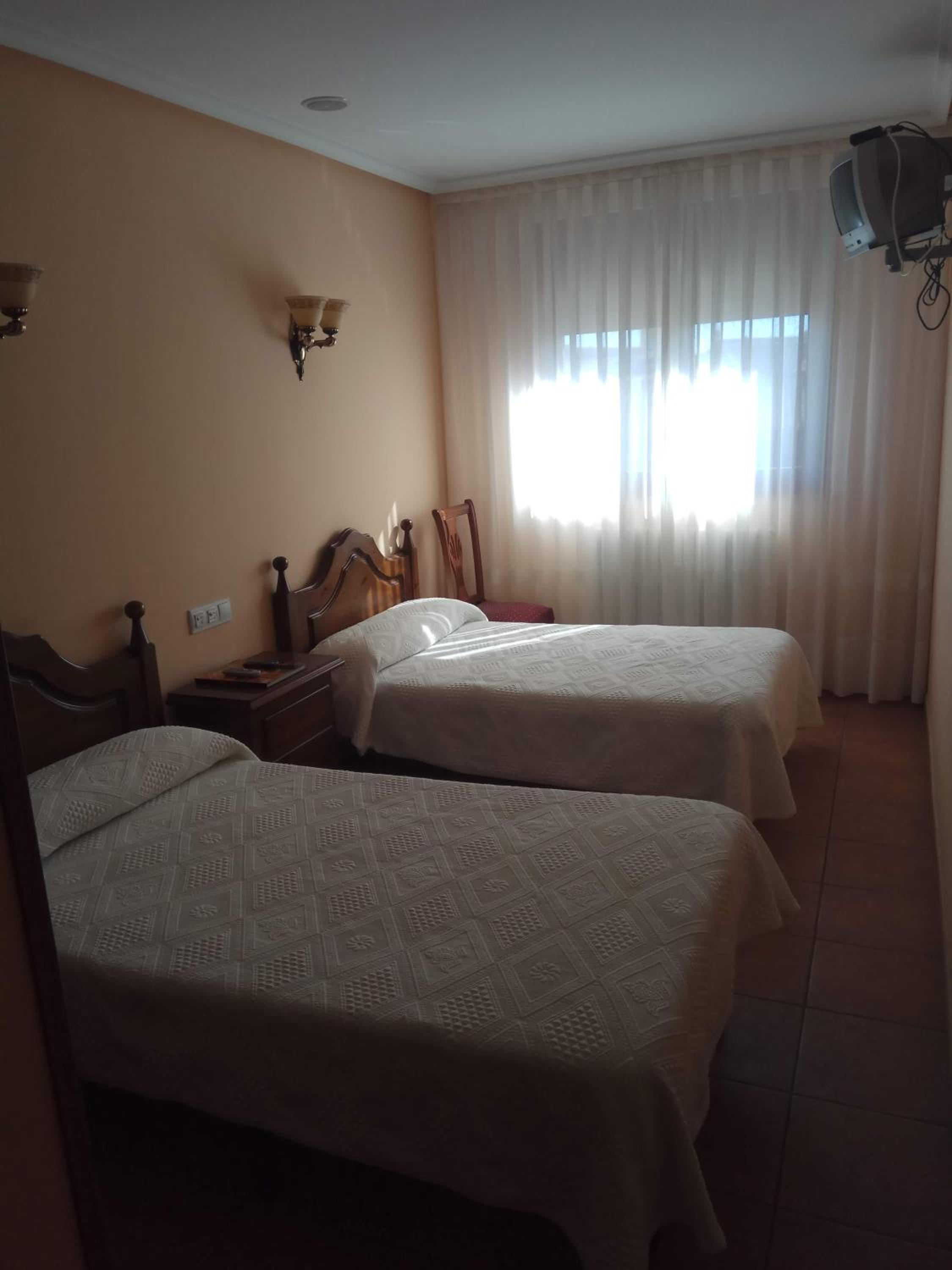 Hostal Restaurante Raton view 3