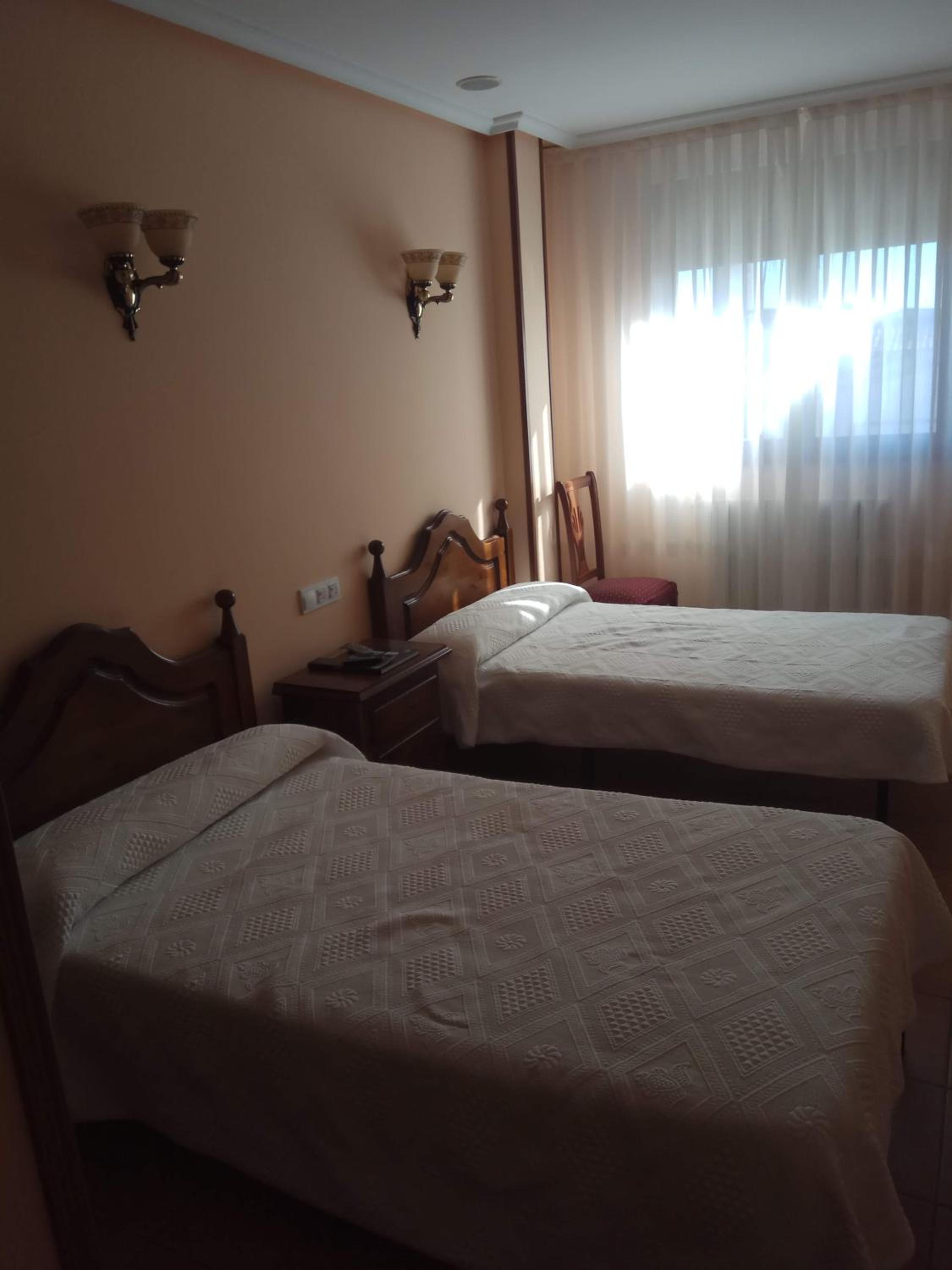 Hostal Restaurante Raton view 4