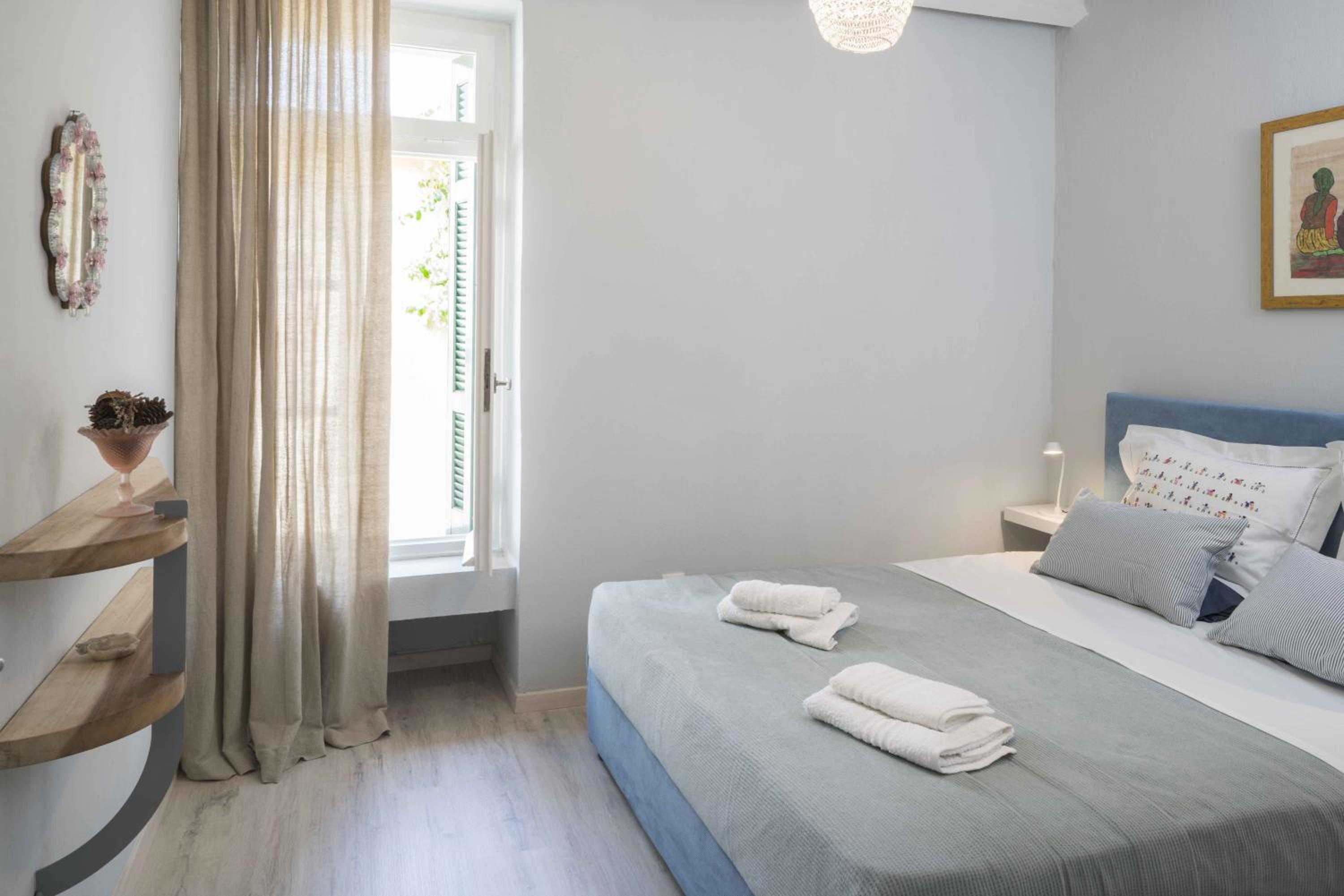 Athenian House in Plaka Villa by Athenian Homes