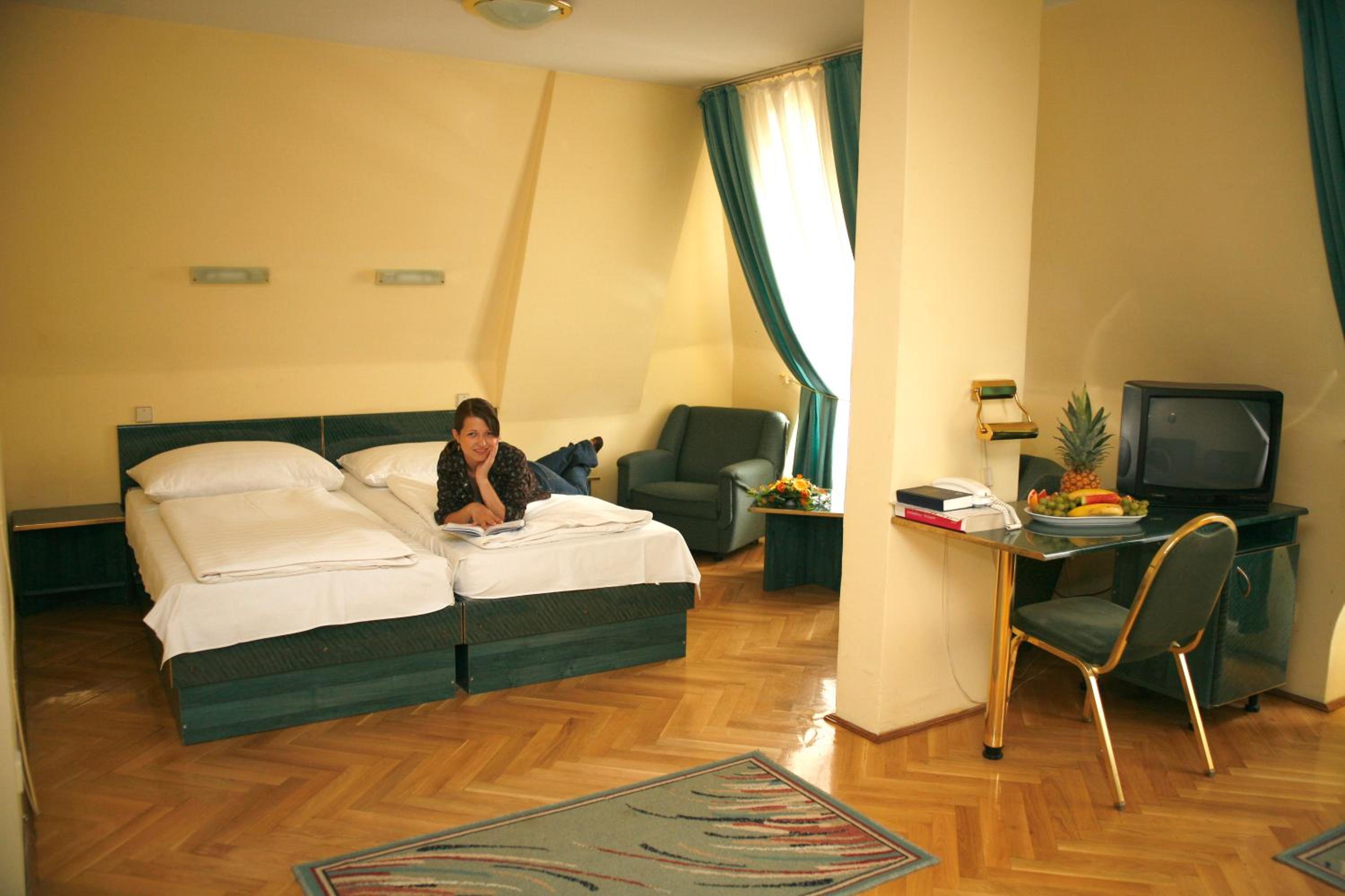 Photo 12