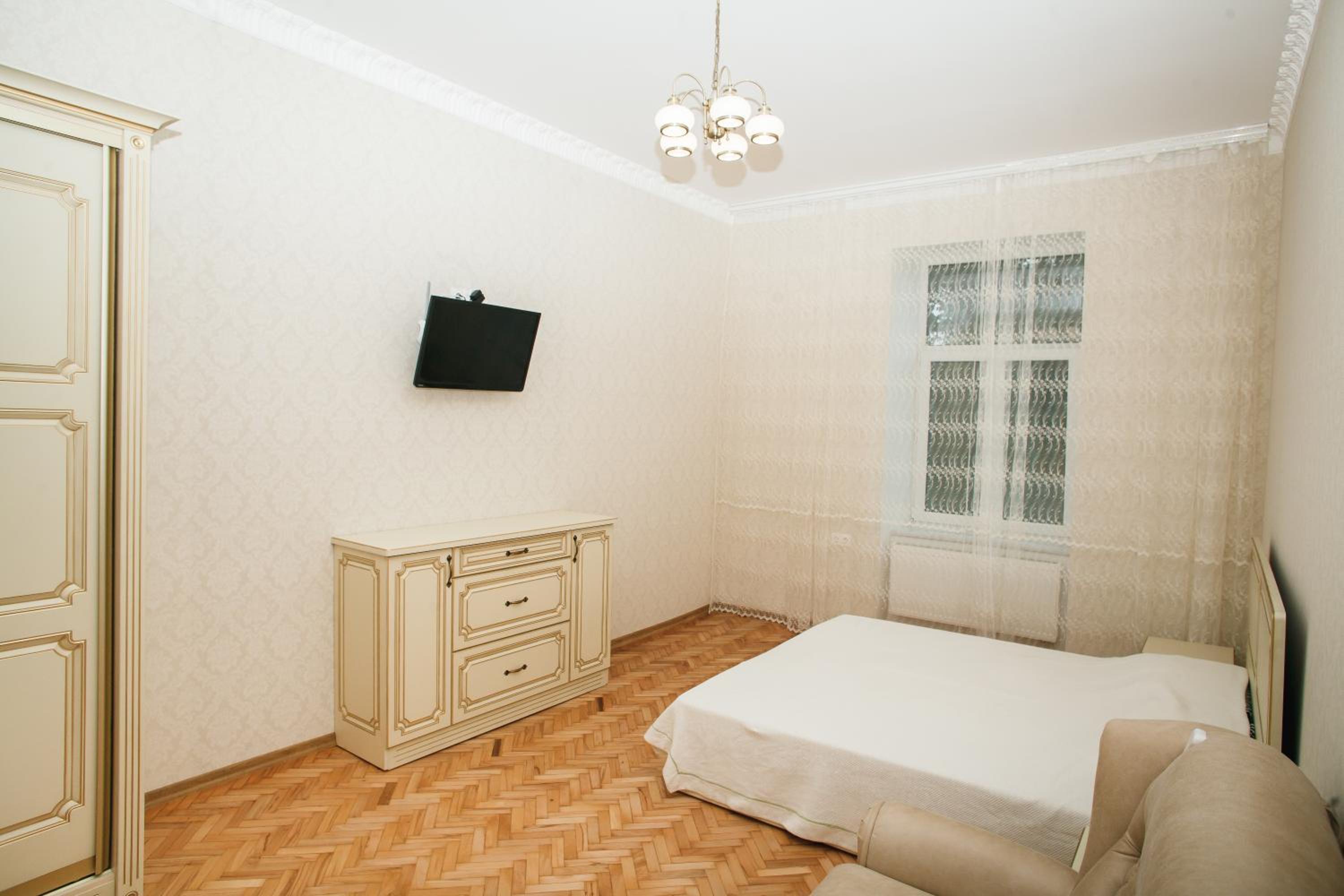 Apartment on Stefanyka 11 view 2