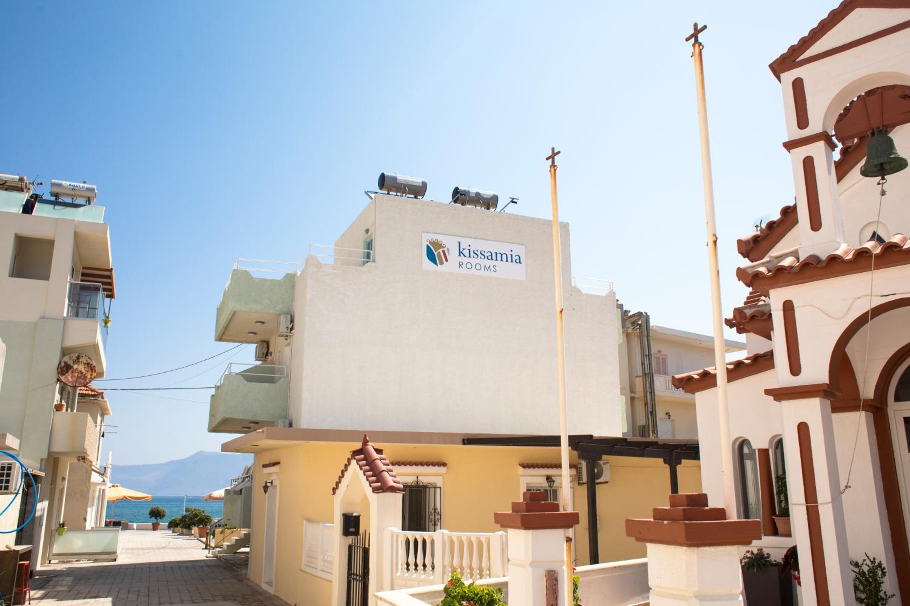 Kissamia - Self Check In Only - Next to Night Clubs photo 3