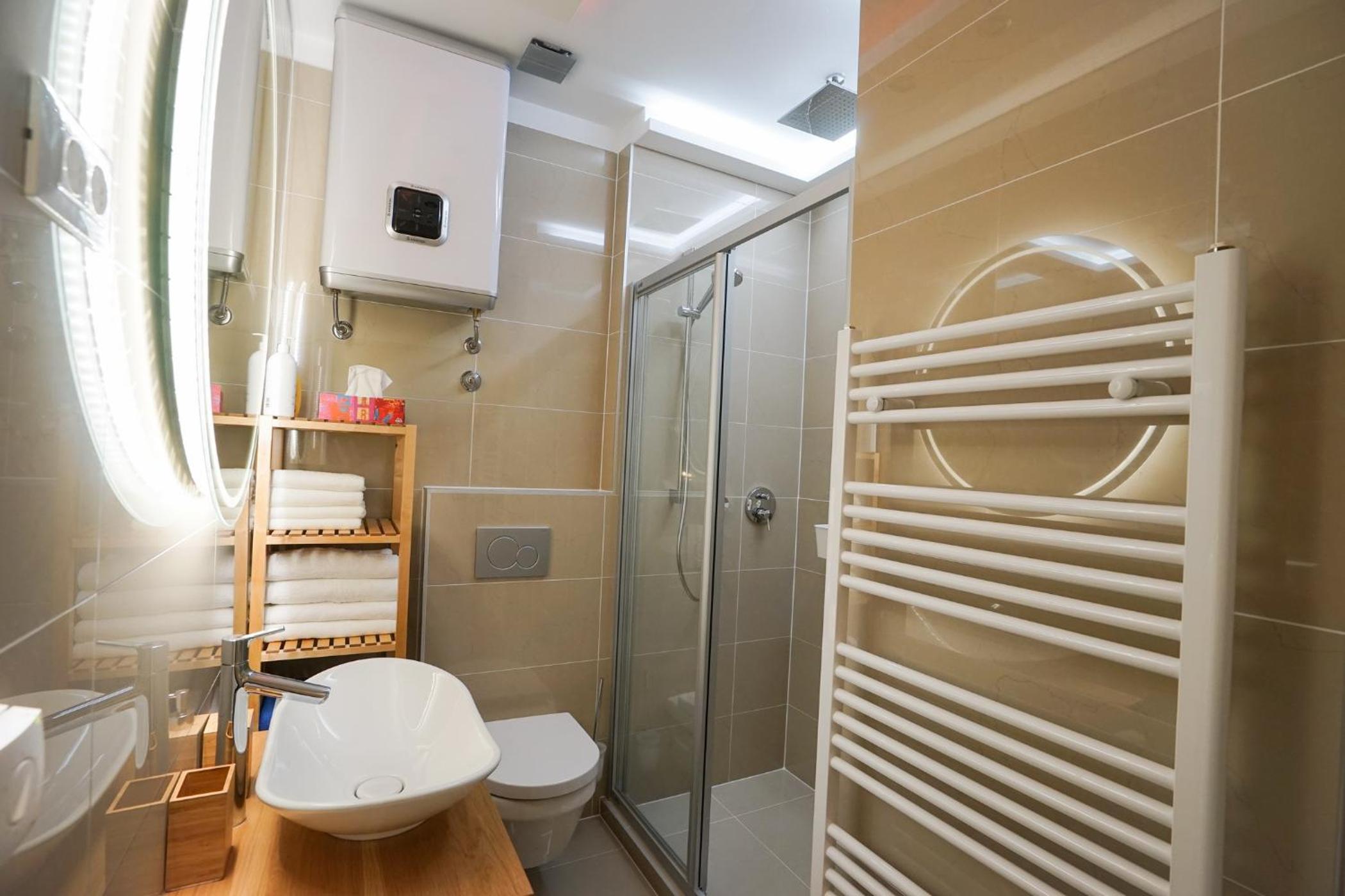 Destino City Apartments by Belmont Realty