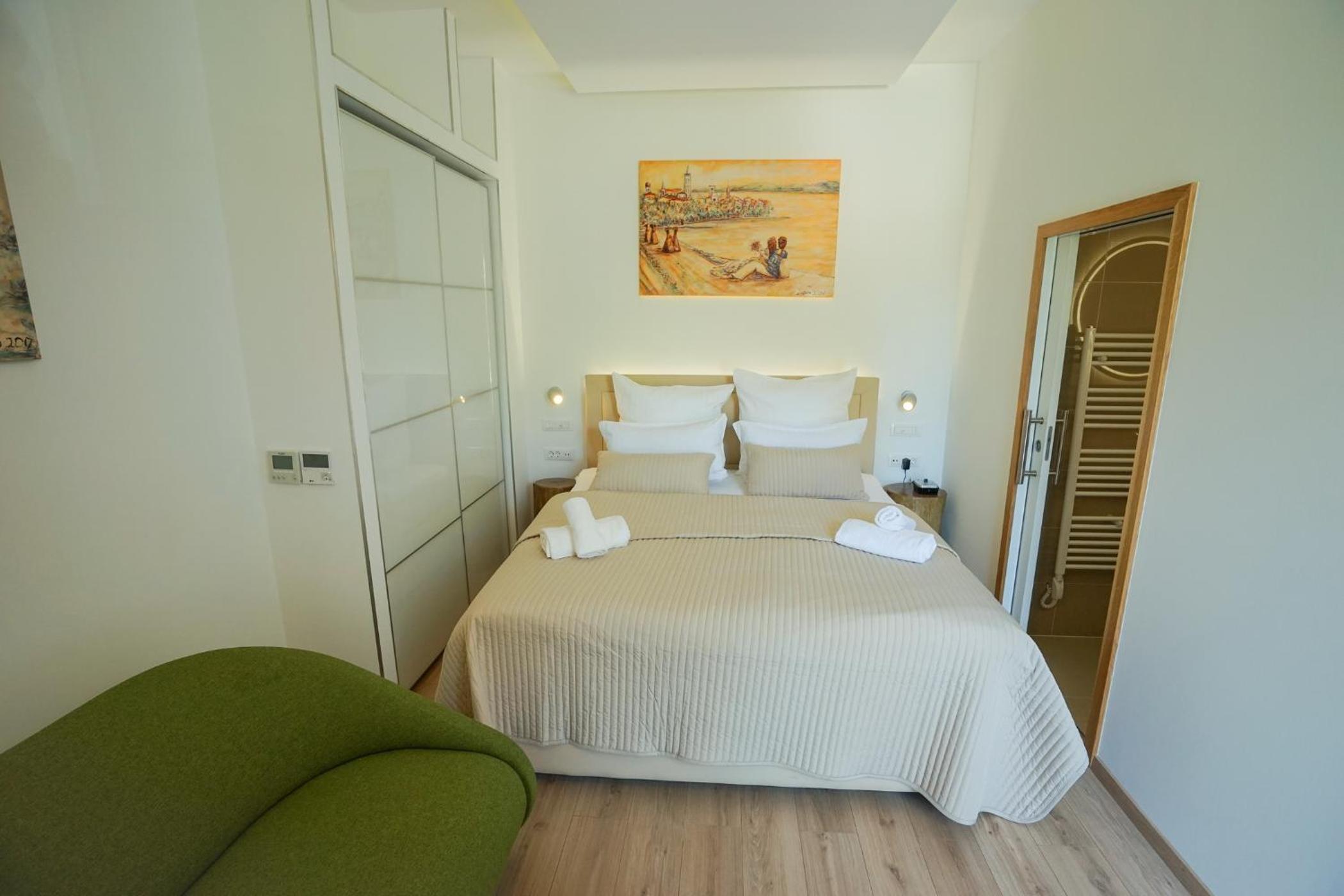 Destino City Apartments by Belmont Realty