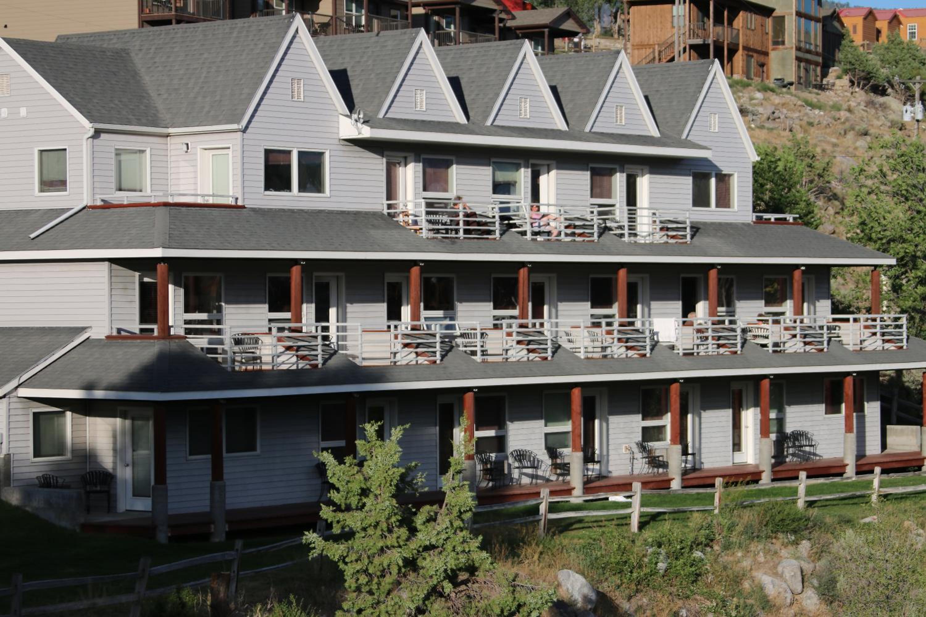 Absaroka Lodge