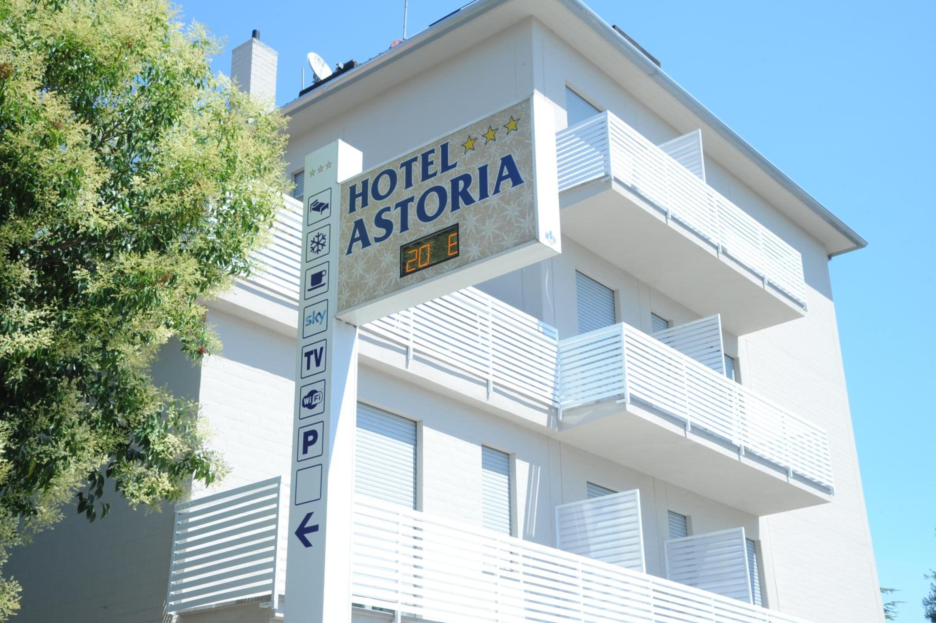 Hotel Astoria - Image 1