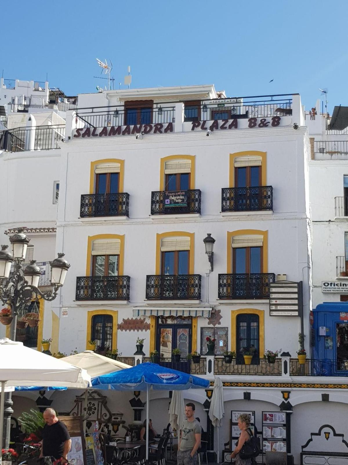 Salamandra Plaza