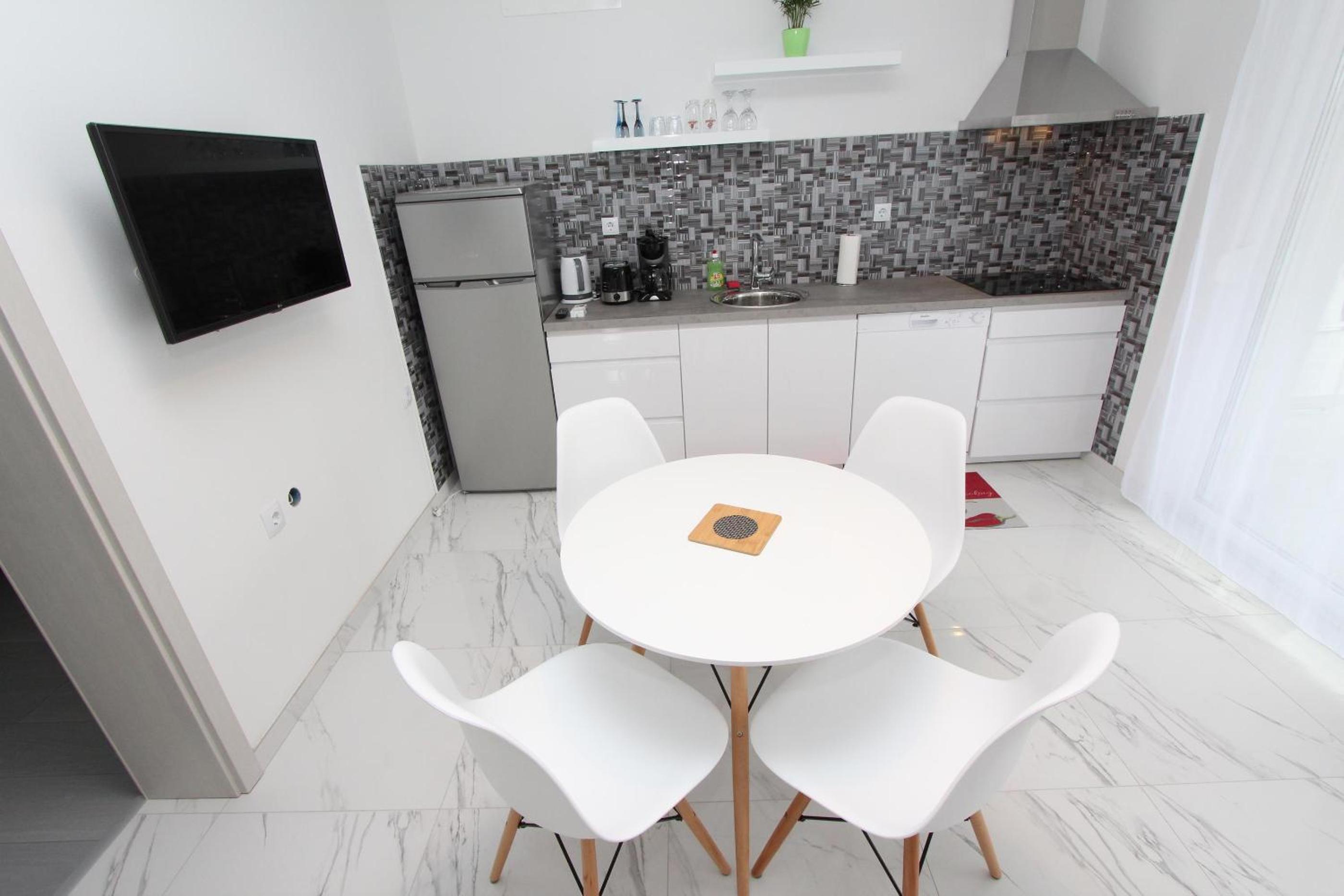 Apartment Karlo 1 en Rovinj — kitchen