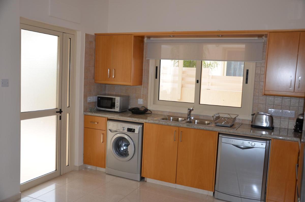 Anthorina Villa 7 view 4