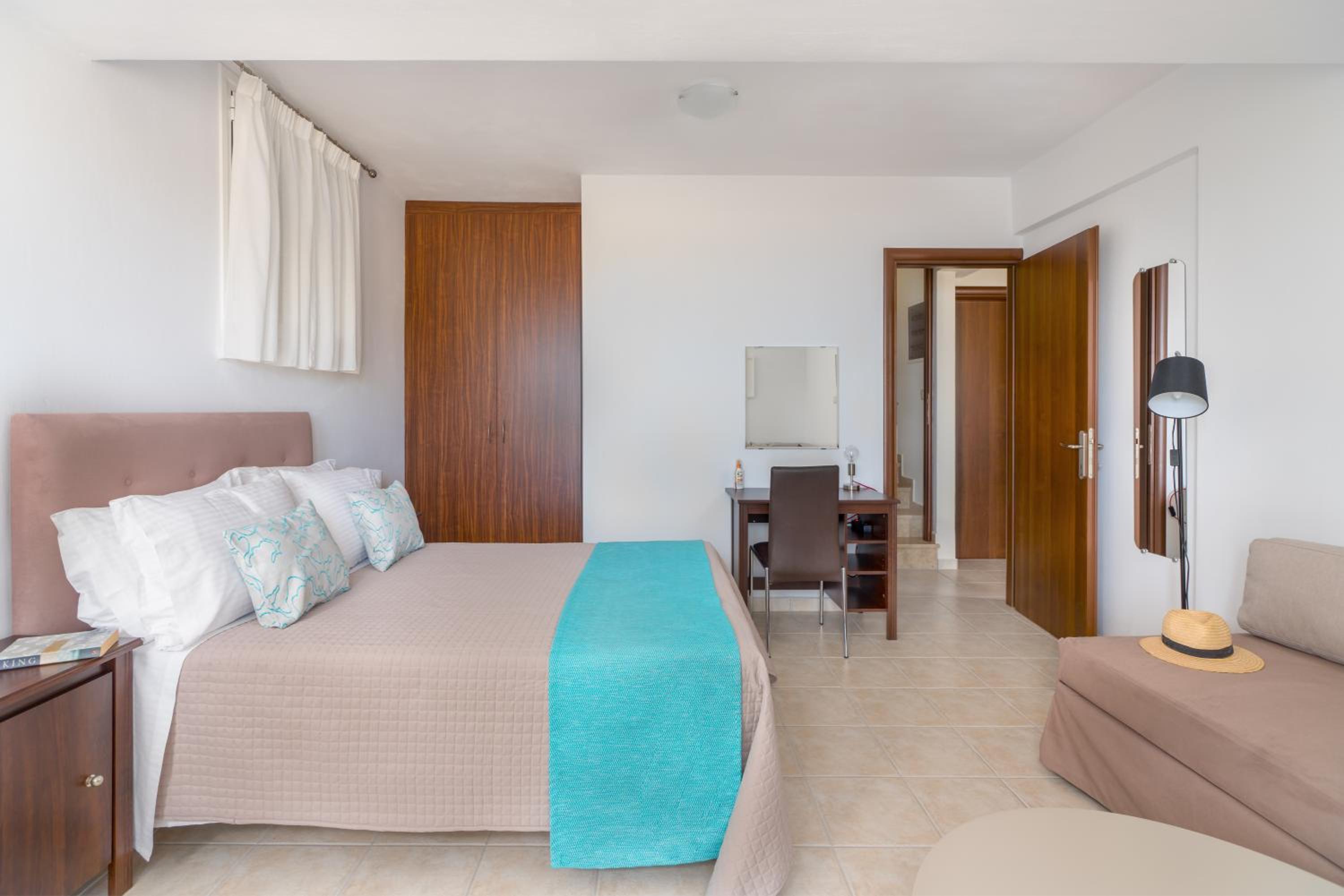 Thea Villas Aegina view 4