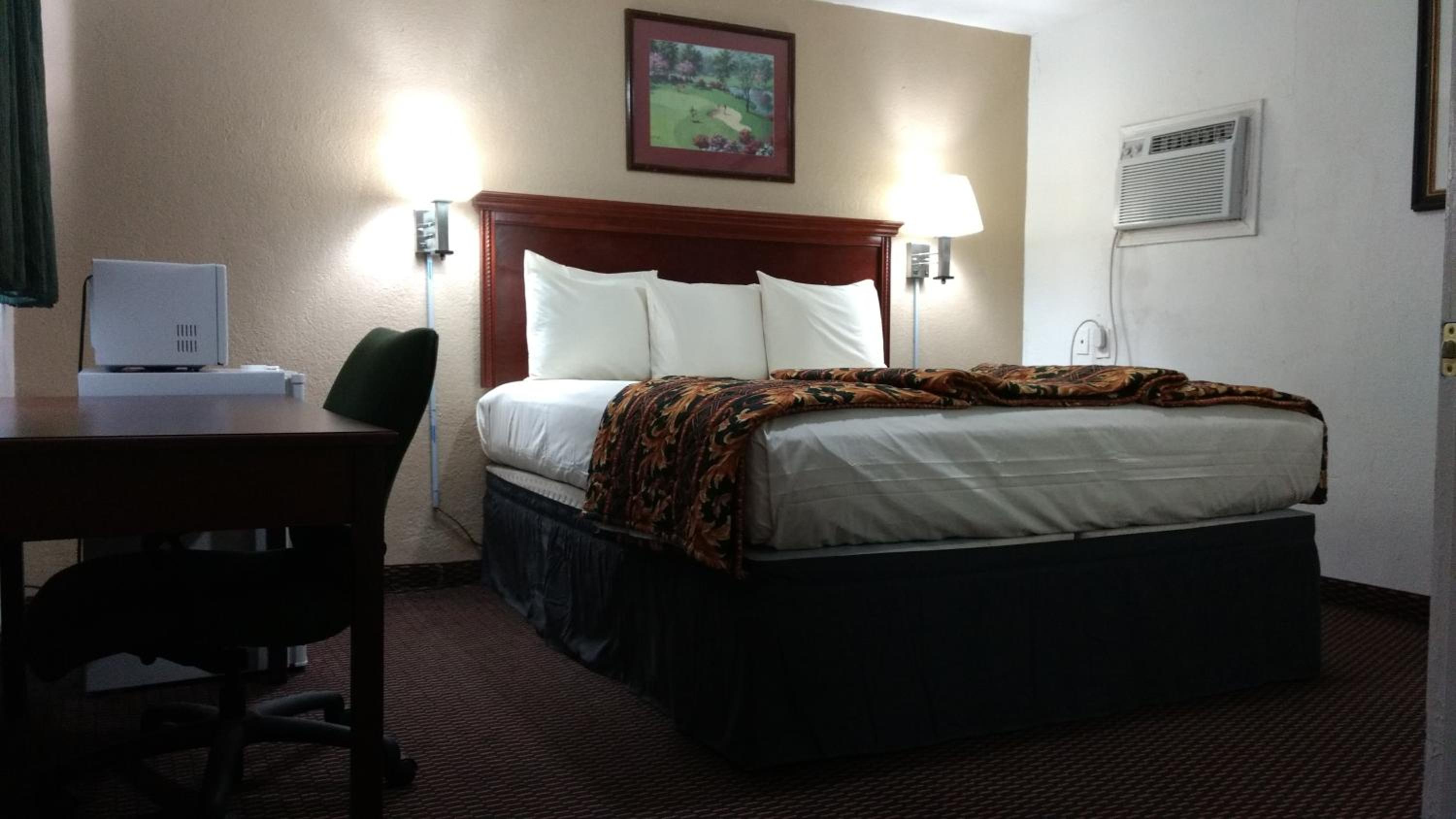 Budget Inn Hamilton view 3